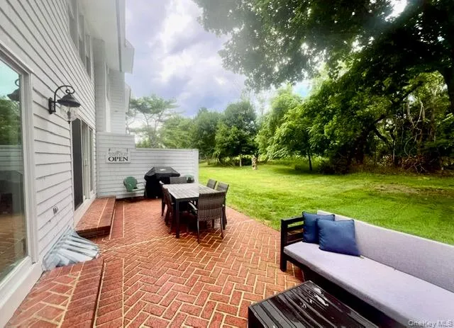 25 Mitchell, Southampton, NY, 2 Bedrooms Bedrooms, 5 Rooms Rooms,2 BathroomsBathrooms,Residential Lease,For Rent,Mitchell,0,967976 25 Mitchell, Southampton, NY, 2 Bedrooms Bedrooms, 5 Rooms Rooms,2 BathroomsBathrooms,Residential Lease,For Rent,Mitchell,0,967976