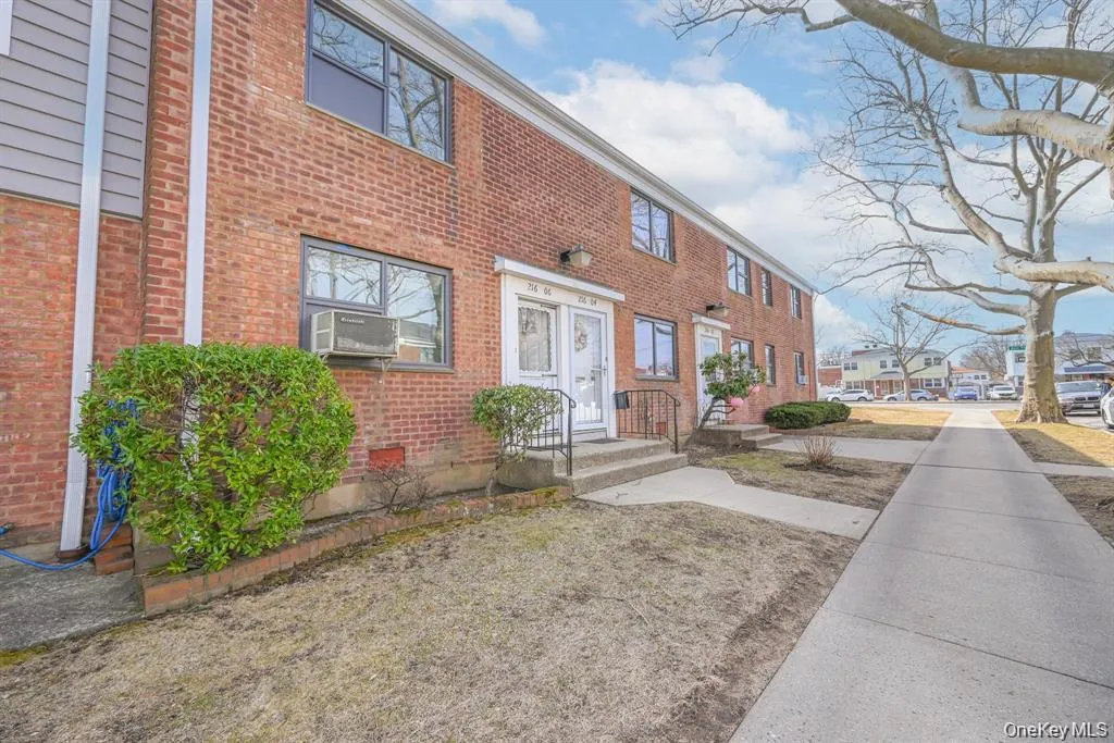 21606 68th Avenue, New York, NY, 2 Bedrooms Bedrooms, 5 Rooms Rooms,1 BathroomBathrooms,Residential,For Rent,68th,0,968009 21606 68th Avenue, New York, NY, 2 Bedrooms Bedrooms, 5 Rooms Rooms,1 BathroomBathrooms,Residential,For Rent,68th,0,968009