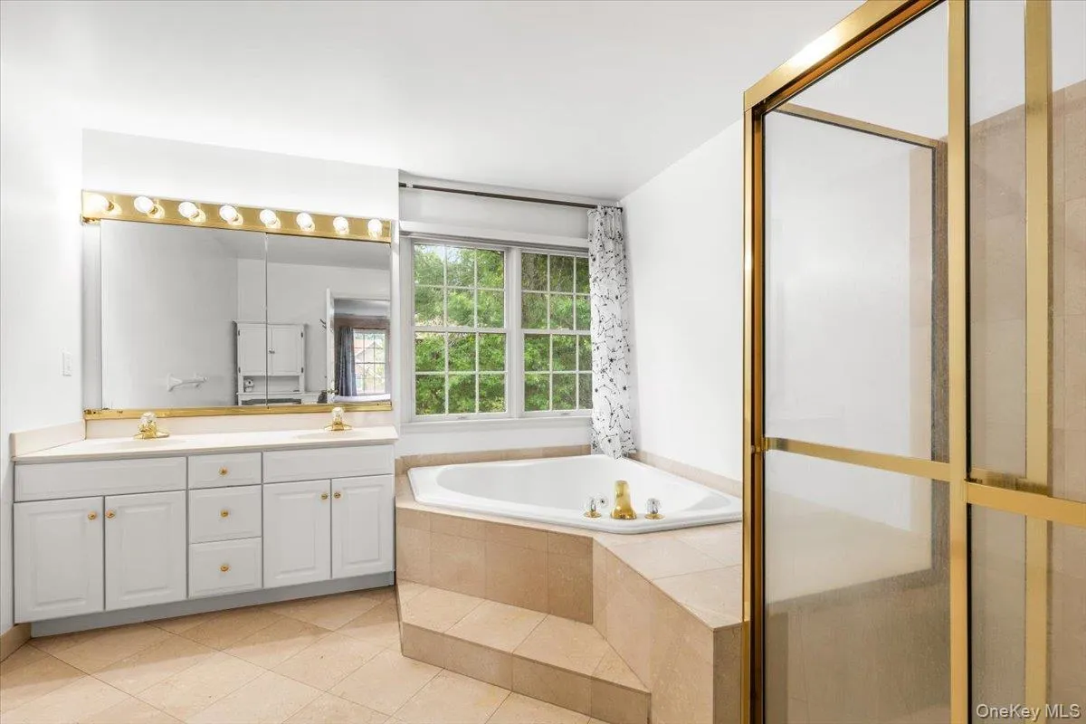 Bathroom Bathroom