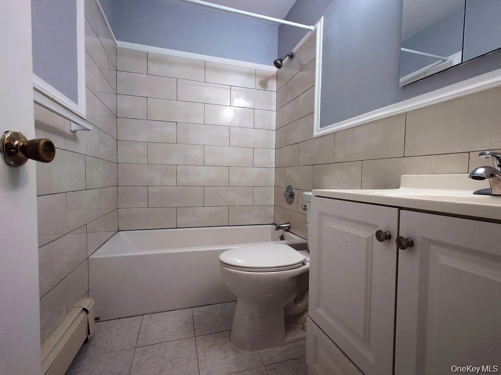 256-20 Craft Avenue, New York, NY, 3 Bedrooms Bedrooms, 6 Rooms Rooms,2 BathroomsBathrooms,Residential Lease,For Rent,Craft,0,968041 256-20 Craft Avenue, New York, NY, 3 Bedrooms Bedrooms, 6 Rooms Rooms,2 BathroomsBathrooms,Residential Lease,For Rent,Craft,0,968041