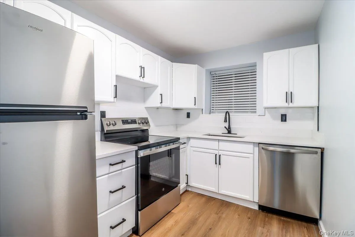 Beautiful updated kitchen with brand new appliances Beautiful updated kitchen with brand new appliances