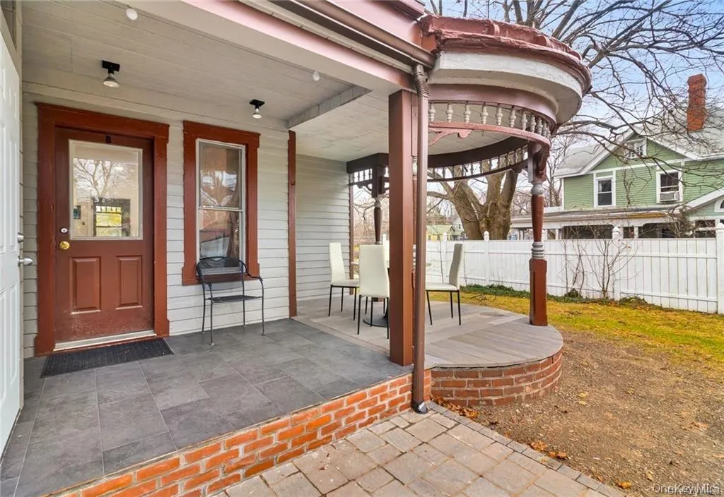 Private Entrance with Covered Porch Private Entrance with Covered Porch