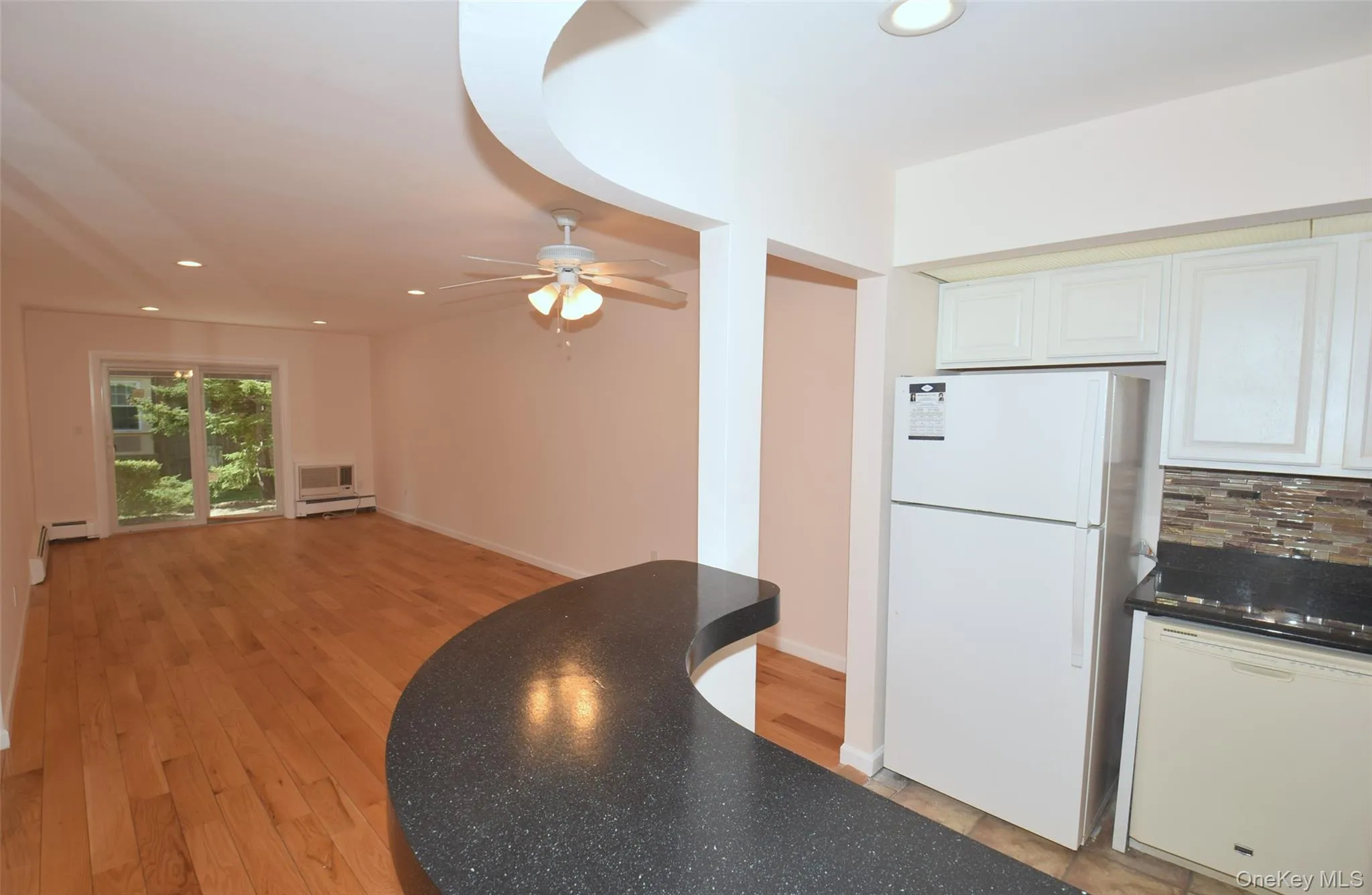 206-14 Emily Road, New York, NY, 1 Bedroom Bedrooms, 3 Rooms Rooms,1 BathroomBathrooms,Residential Lease,For Rent,Emily,0,968080 206-14 Emily Road, New York, NY, 1 Bedroom Bedrooms, 3 Rooms Rooms,1 BathroomBathrooms,Residential Lease,For Rent,Emily,0,968080