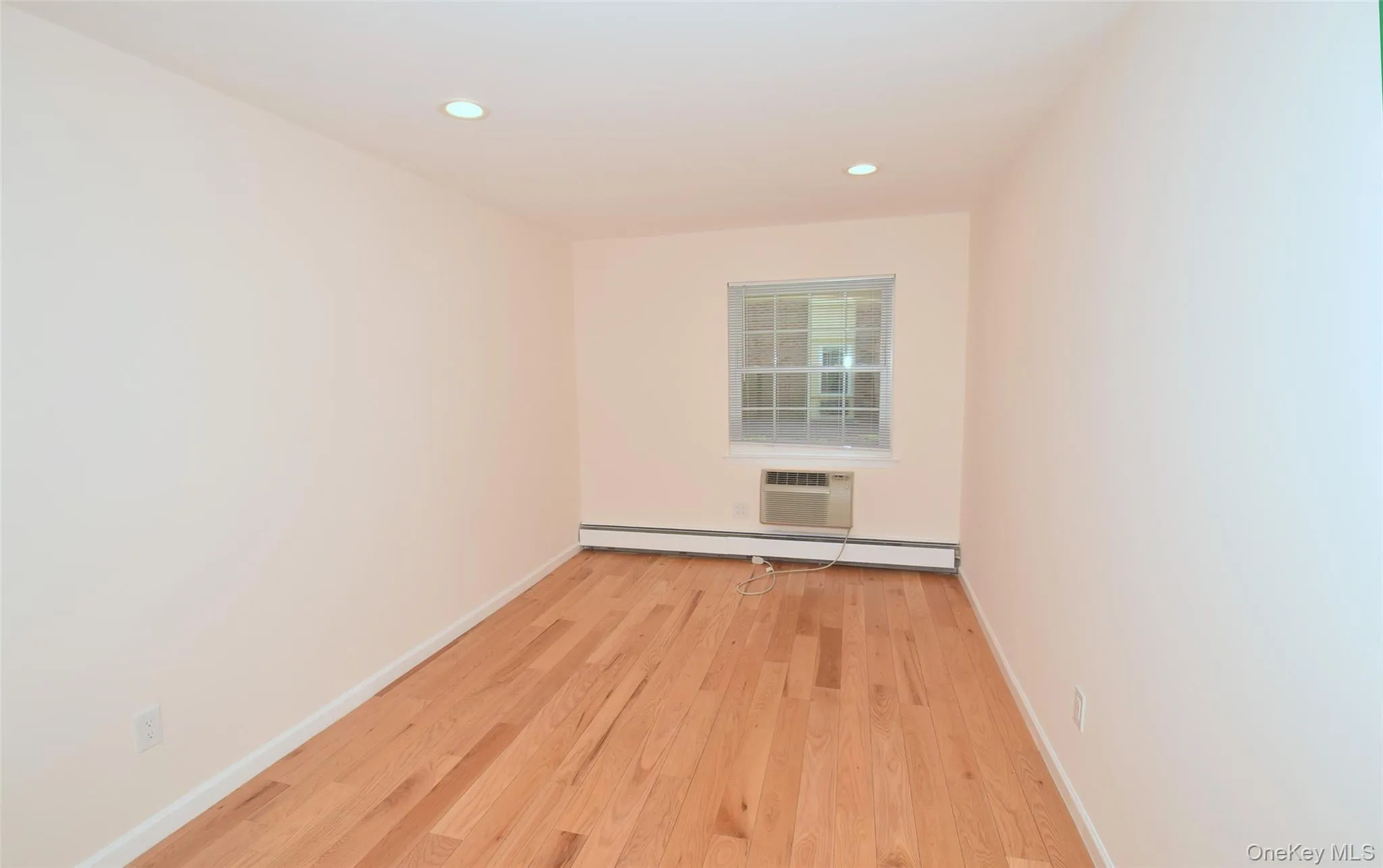 206-14 Emily Road, New York, NY, 1 Bedroom Bedrooms, 3 Rooms Rooms,1 BathroomBathrooms,Residential Lease,For Rent,Emily,0,968080 206-14 Emily Road, New York, NY, 1 Bedroom Bedrooms, 3 Rooms Rooms,1 BathroomBathrooms,Residential Lease,For Rent,Emily,0,968080
