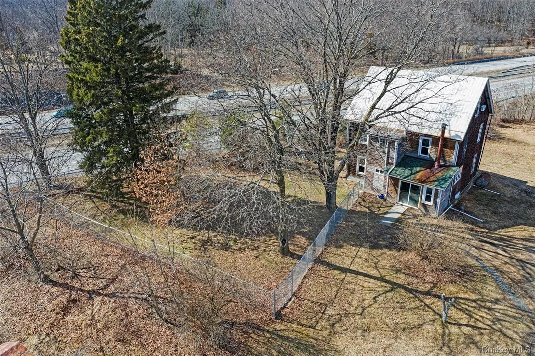 Large fenced in yard Large fenced in yard