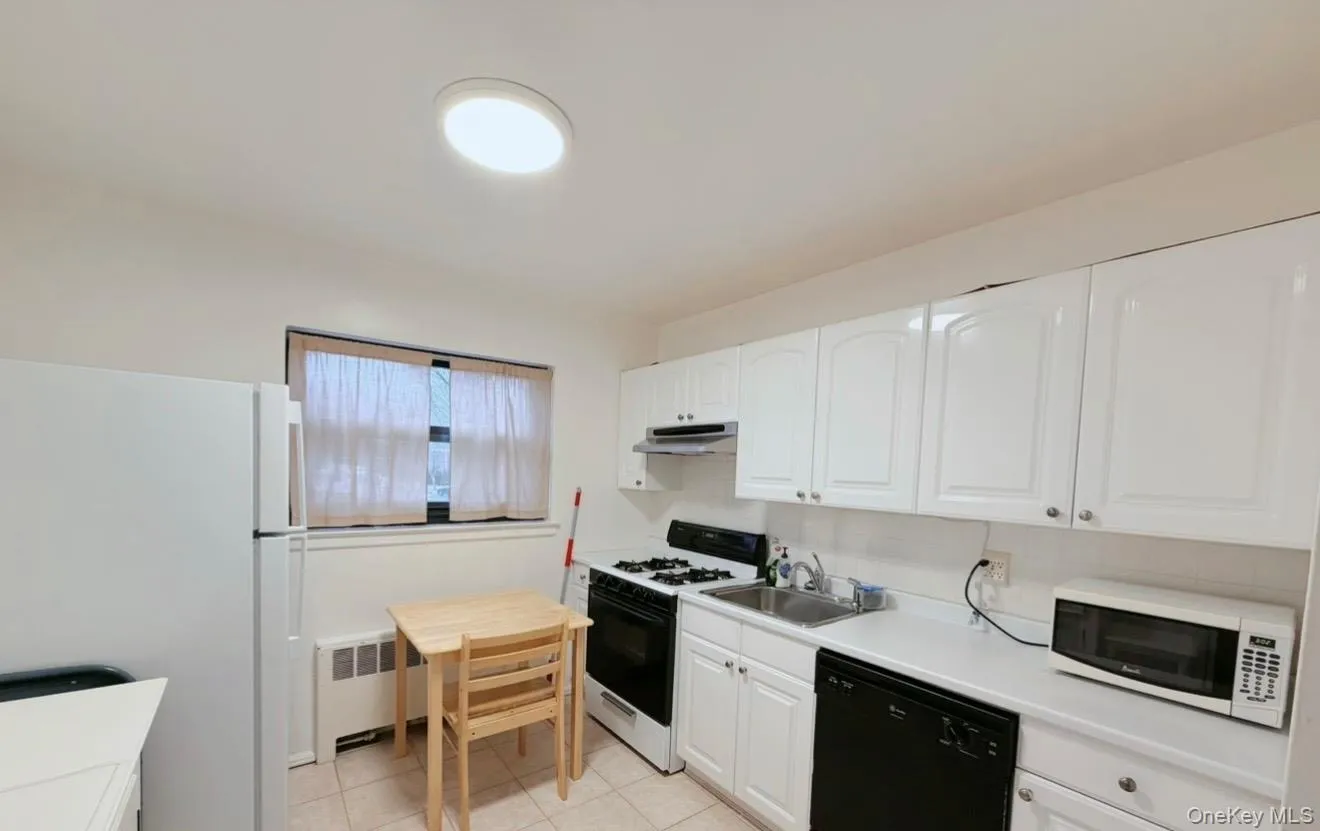 21909 74th Avenue, New York, NY, 2 Bedrooms Bedrooms, 5 Rooms Rooms,1 BathroomBathrooms,Residential Sale,For Rent,74th,0,968106 21909 74th Avenue, New York, NY, 2 Bedrooms Bedrooms, 5 Rooms Rooms,1 BathroomBathrooms,Residential Sale,For Rent,74th,0,968106