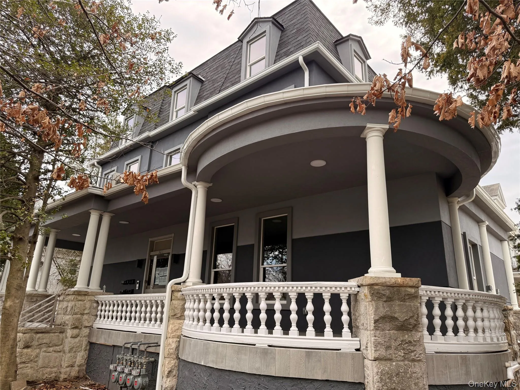 Beautiful Architectural Property Beautiful Architectural Property