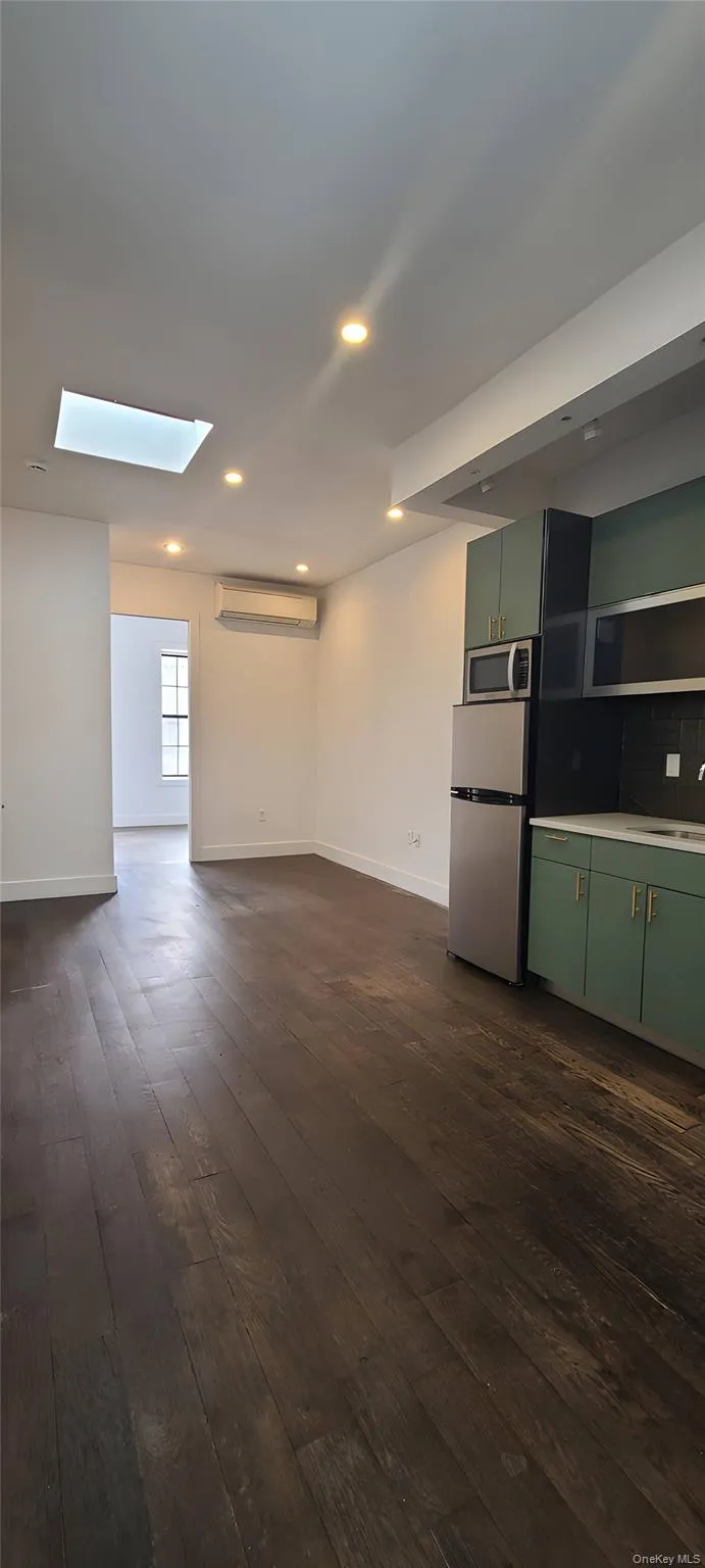 548 Howard Avenue, New York, NY, 3 Bedrooms Bedrooms, 6 Rooms Rooms,1 BathroomBathrooms,Residential Lease,For Rent,Howard,0,968164 548 Howard Avenue, New York, NY, 3 Bedrooms Bedrooms, 6 Rooms Rooms,1 BathroomBathrooms,Residential Lease,For Rent,Howard,0,968164