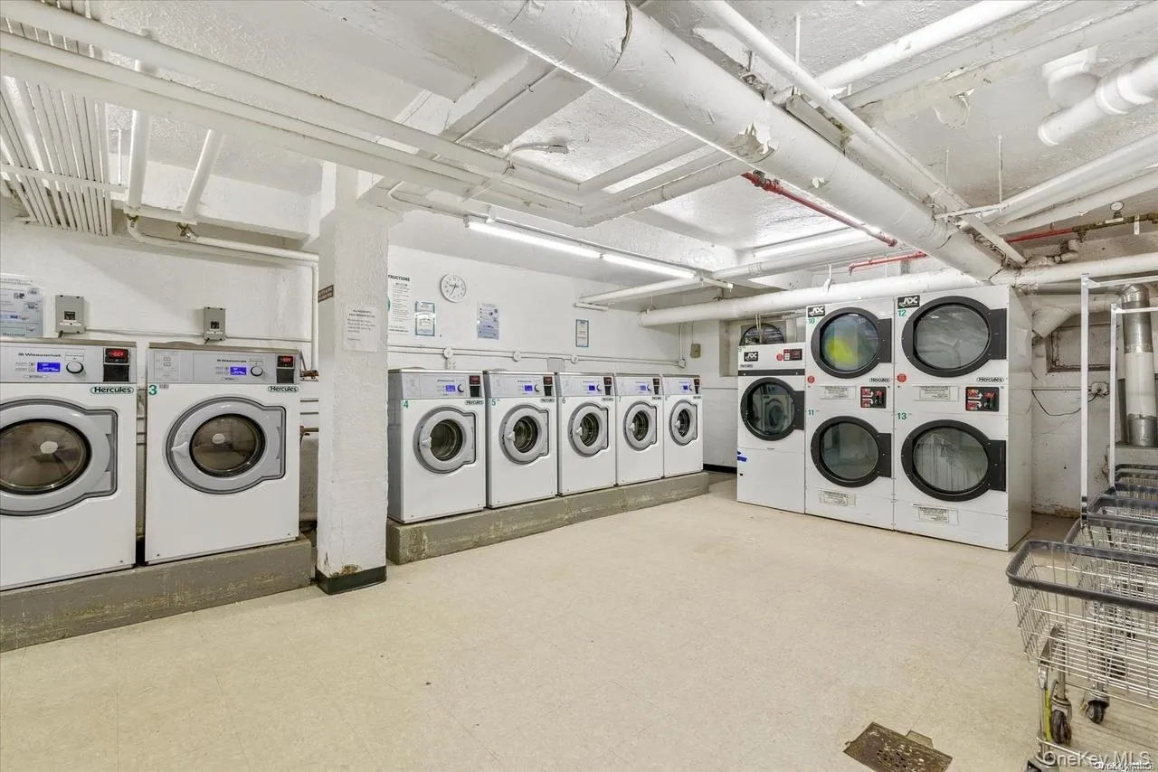 34-20 78TH, New York, NY, 1 Bedroom Bedrooms, 3 Rooms Rooms,1 BathroomBathrooms,Residential,For Rent,78TH,0,968178 34-20 78TH, New York, NY, 1 Bedroom Bedrooms, 3 Rooms Rooms,1 BathroomBathrooms,Residential,For Rent,78TH,0,968178