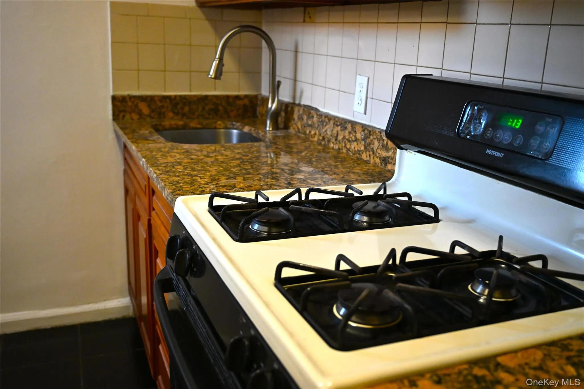 34-20 78TH, New York, NY, 1 Bedroom Bedrooms, 3 Rooms Rooms,1 BathroomBathrooms,Residential,For Rent,78TH,0,968178 34-20 78TH, New York, NY, 1 Bedroom Bedrooms, 3 Rooms Rooms,1 BathroomBathrooms,Residential,For Rent,78TH,0,968178