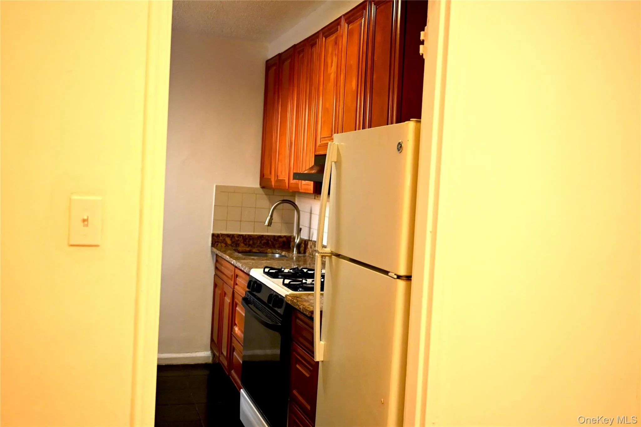 34-20 78TH, New York, NY, 1 Bedroom Bedrooms, 3 Rooms Rooms,1 BathroomBathrooms,Residential,For Rent,78TH,0,968178 34-20 78TH, New York, NY, 1 Bedroom Bedrooms, 3 Rooms Rooms,1 BathroomBathrooms,Residential,For Rent,78TH,0,968178