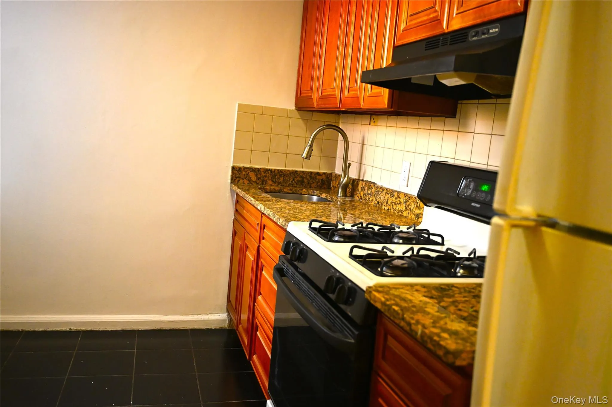 34-20 78TH, New York, NY, 1 Bedroom Bedrooms, 3 Rooms Rooms,1 BathroomBathrooms,Residential,For Rent,78TH,0,968178 34-20 78TH, New York, NY, 1 Bedroom Bedrooms, 3 Rooms Rooms,1 BathroomBathrooms,Residential,For Rent,78TH,0,968178