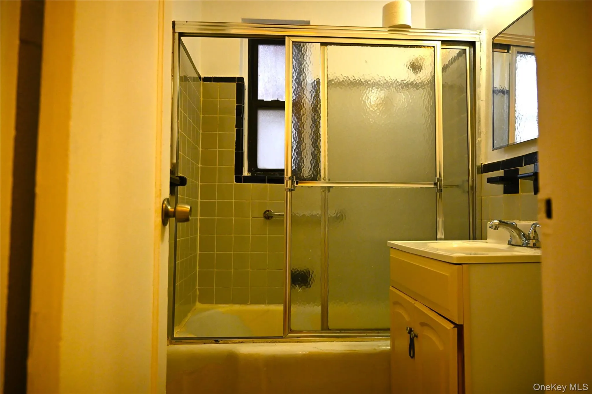 34-20 78TH, New York, NY, 1 Bedroom Bedrooms, 3 Rooms Rooms,1 BathroomBathrooms,Residential,For Rent,78TH,0,968178 34-20 78TH, New York, NY, 1 Bedroom Bedrooms, 3 Rooms Rooms,1 BathroomBathrooms,Residential,For Rent,78TH,0,968178