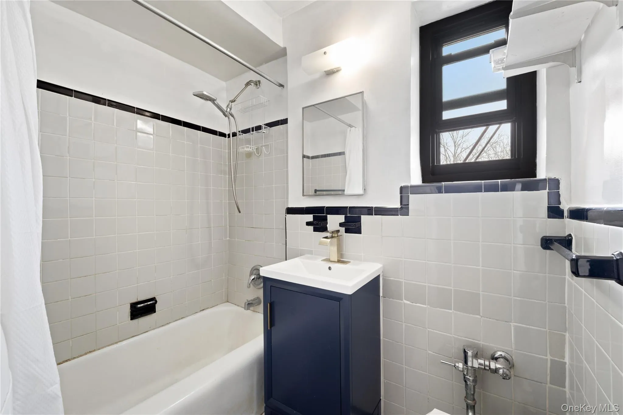 73-11 Bell Boulevard, New York, NY, 1 Bedroom Bedrooms, 3 Rooms Rooms,1 BathroomBathrooms,Residential,For Rent,Bell,0,968203 73-11 Bell Boulevard, New York, NY, 1 Bedroom Bedrooms, 3 Rooms Rooms,1 BathroomBathrooms,Residential,For Rent,Bell,0,968203