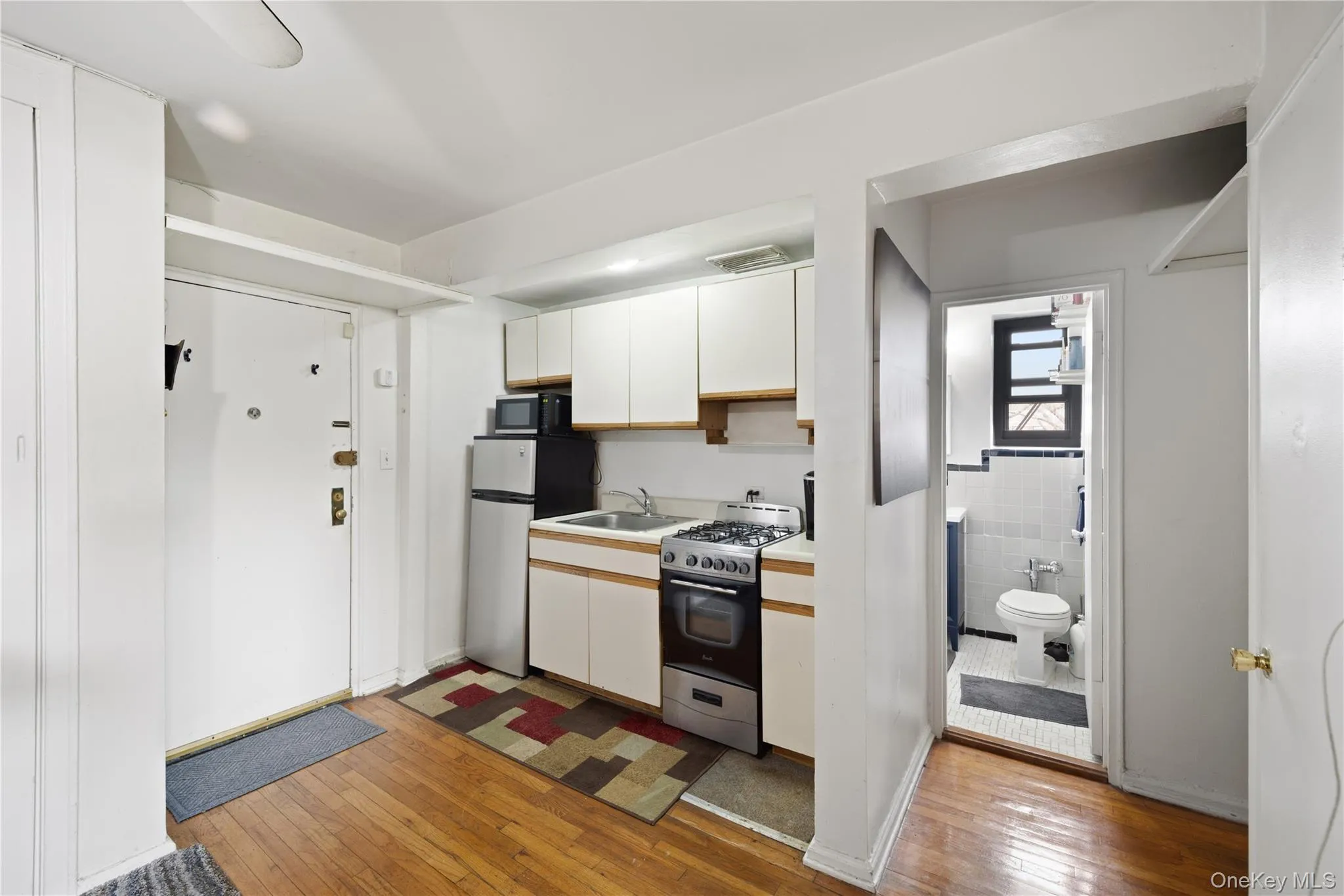 73-11 Bell Boulevard, New York, NY, 1 Bedroom Bedrooms, 3 Rooms Rooms,1 BathroomBathrooms,Residential,For Rent,Bell,0,968203 73-11 Bell Boulevard, New York, NY, 1 Bedroom Bedrooms, 3 Rooms Rooms,1 BathroomBathrooms,Residential,For Rent,Bell,0,968203