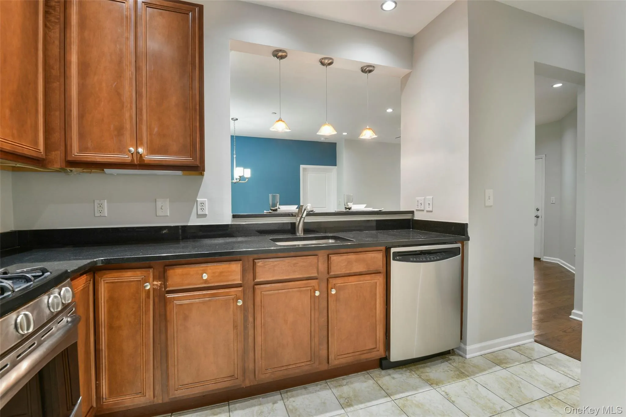 410 Westchester Avenue, Rye Town, NY, 2 Bedrooms Bedrooms, 5 Rooms Rooms,2 BathroomsBathrooms,Residential Lease,For Rent,Westchester,0,968218 410 Westchester Avenue, Rye Town, NY, 2 Bedrooms Bedrooms, 5 Rooms Rooms,2 BathroomsBathrooms,Residential Lease,For Rent,Westchester,0,968218