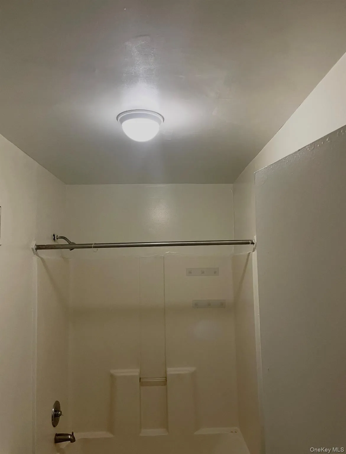 1517 Popham Avenue, New York, NY, 2 Bedrooms Bedrooms, 4 Rooms Rooms,1 BathroomBathrooms,Residential Lease,For Rent,Popham,0,968234 1517 Popham Avenue, New York, NY, 2 Bedrooms Bedrooms, 4 Rooms Rooms,1 BathroomBathrooms,Residential Lease,For Rent,Popham,0,968234