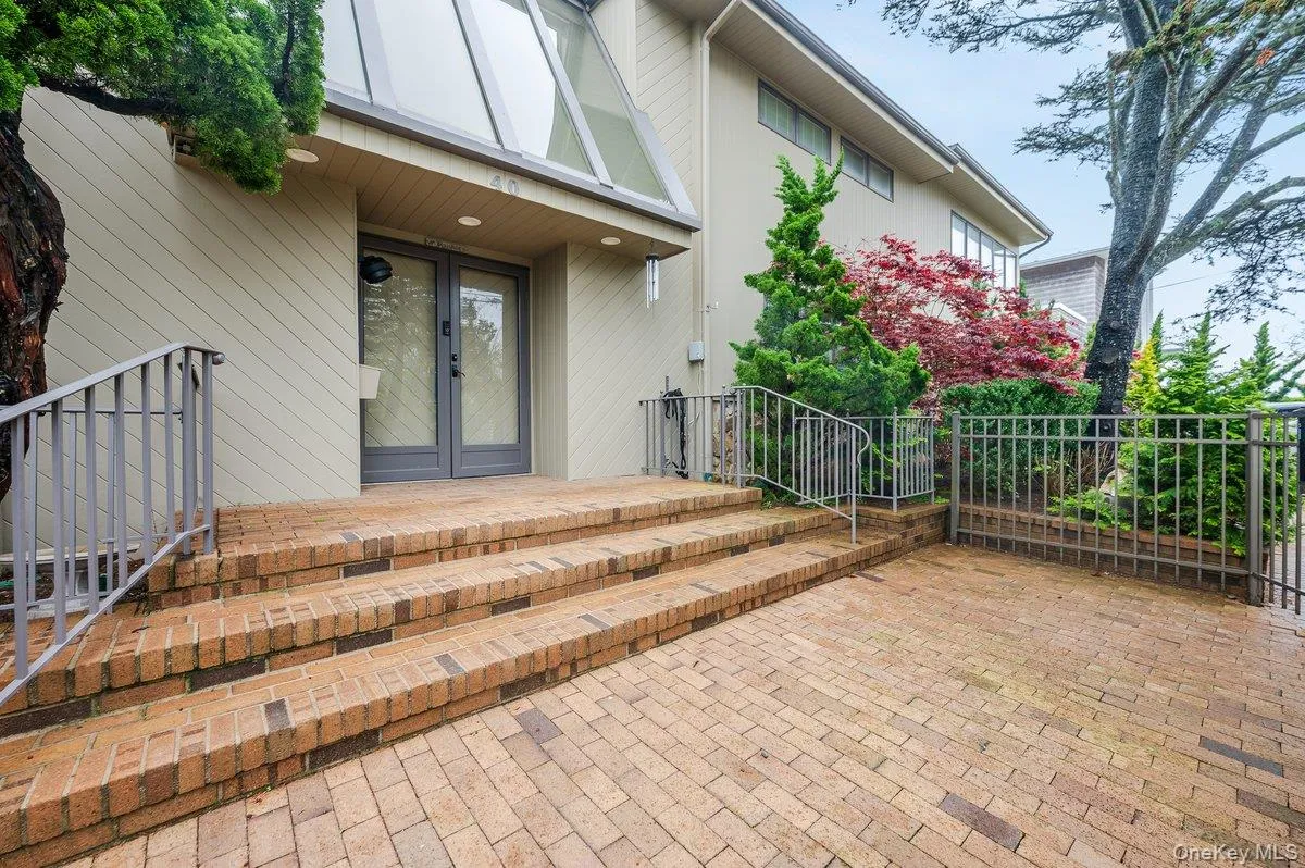 40 Cayuga Avenue, Hempstead, NY, 4 Bedrooms Bedrooms, 8 Rooms Rooms,4 BathroomsBathrooms,Residential Lease,For Rent,Cayuga,0,968245 40 Cayuga Avenue, Hempstead, NY, 4 Bedrooms Bedrooms, 8 Rooms Rooms,4 BathroomsBathrooms,Residential Lease,For Rent,Cayuga,0,968245