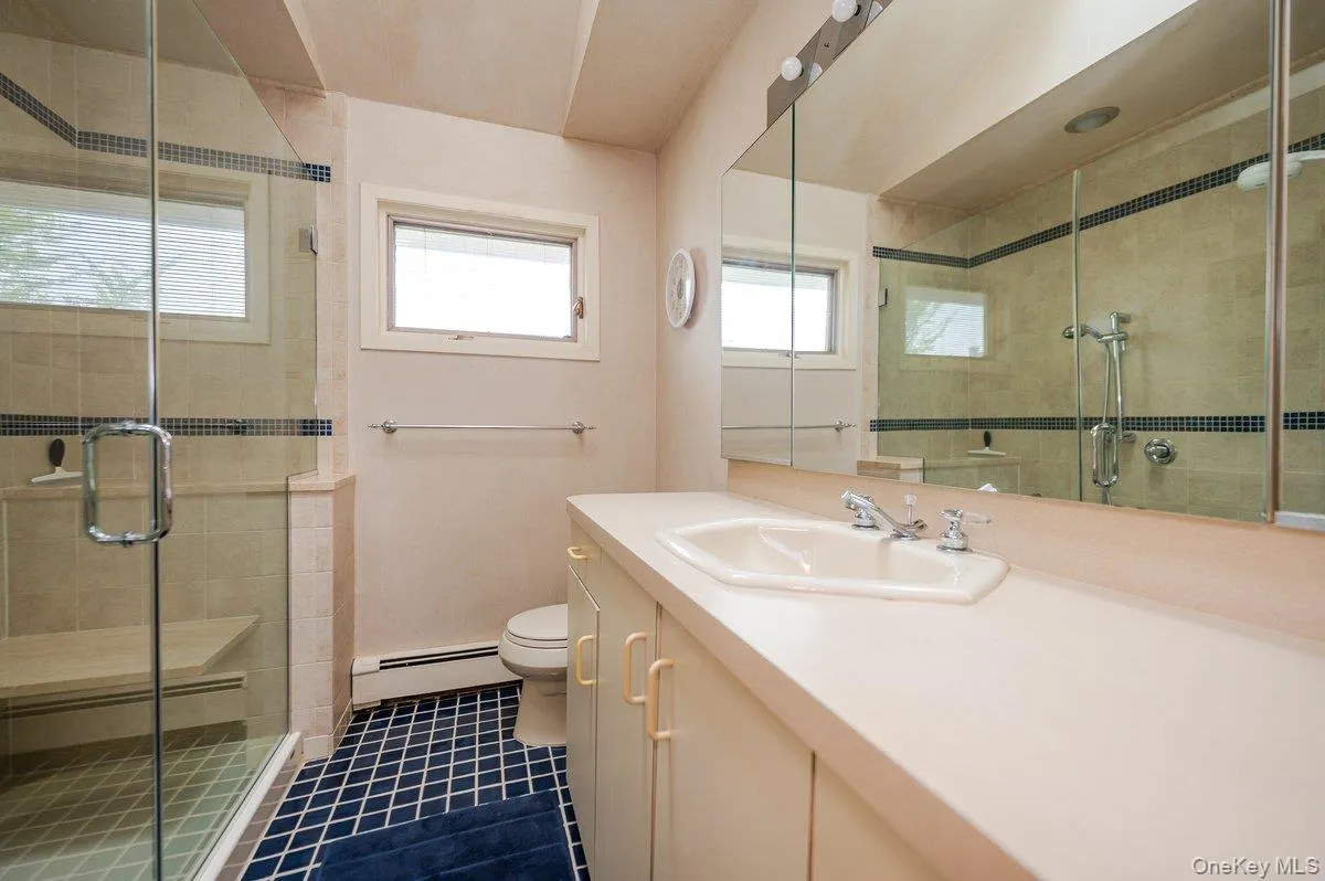 40 Cayuga Avenue, Hempstead, NY, 4 Bedrooms Bedrooms, 8 Rooms Rooms,4 BathroomsBathrooms,Residential Lease,For Rent,Cayuga,0,968245 40 Cayuga Avenue, Hempstead, NY, 4 Bedrooms Bedrooms, 8 Rooms Rooms,4 BathroomsBathrooms,Residential Lease,For Rent,Cayuga,0,968245