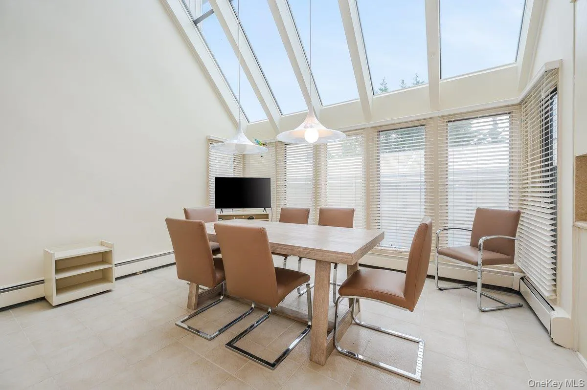 40 Cayuga Avenue, Hempstead, NY, 4 Bedrooms Bedrooms, 8 Rooms Rooms,4 BathroomsBathrooms,Residential Lease,For Rent,Cayuga,0,968245 40 Cayuga Avenue, Hempstead, NY, 4 Bedrooms Bedrooms, 8 Rooms Rooms,4 BathroomsBathrooms,Residential Lease,For Rent,Cayuga,0,968245