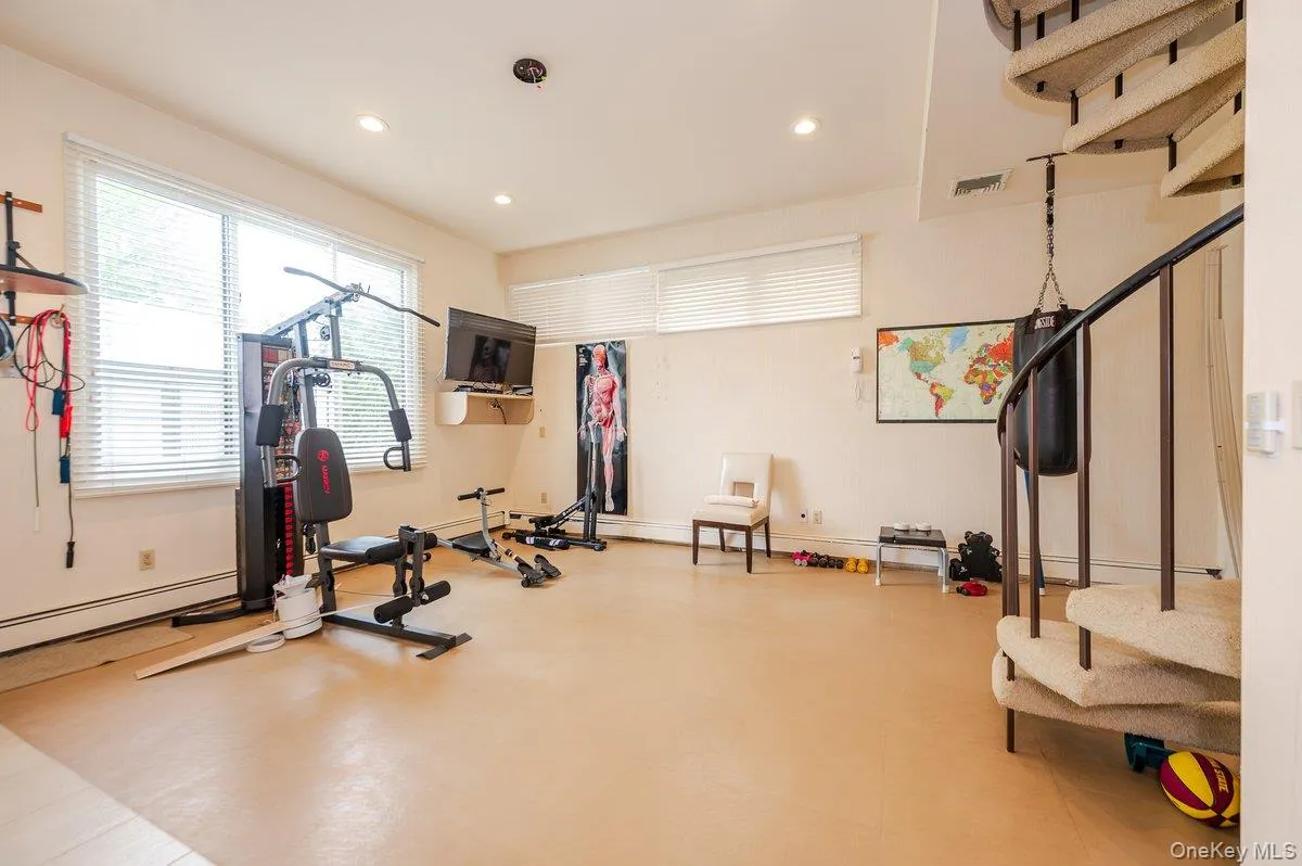 40 Cayuga Avenue, Hempstead, NY, 4 Bedrooms Bedrooms, 8 Rooms Rooms,4 BathroomsBathrooms,Residential Lease,For Rent,Cayuga,0,968245 40 Cayuga Avenue, Hempstead, NY, 4 Bedrooms Bedrooms, 8 Rooms Rooms,4 BathroomsBathrooms,Residential Lease,For Rent,Cayuga,0,968245