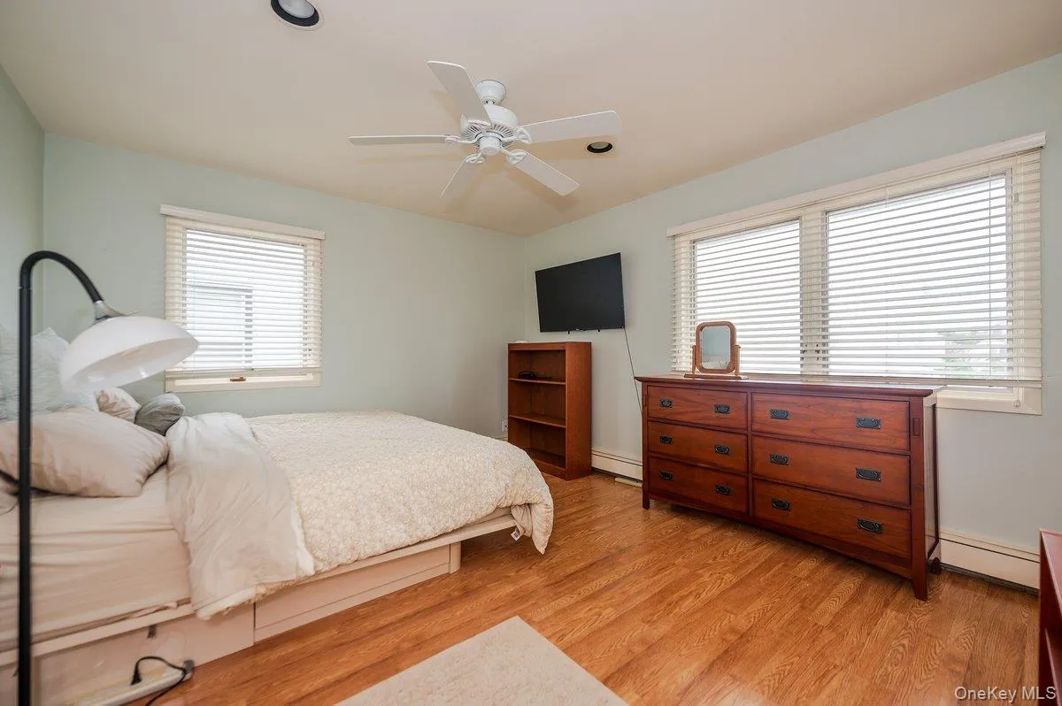 40 Cayuga Avenue, Hempstead, NY, 4 Bedrooms Bedrooms, 8 Rooms Rooms,4 BathroomsBathrooms,Residential Lease,For Rent,Cayuga,0,968245 40 Cayuga Avenue, Hempstead, NY, 4 Bedrooms Bedrooms, 8 Rooms Rooms,4 BathroomsBathrooms,Residential Lease,For Rent,Cayuga,0,968245