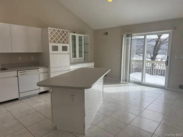 310 Jersey Avenue, Warwick (town), NY, 1 Bedroom Bedrooms, 3 Rooms Rooms,1 BathroomBathrooms,Residential Lease,For Rent,Jersey,0,968265 310 Jersey Avenue, Warwick (town), NY, 1 Bedroom Bedrooms, 3 Rooms Rooms,1 BathroomBathrooms,Residential Lease,For Rent,Jersey,0,968265
