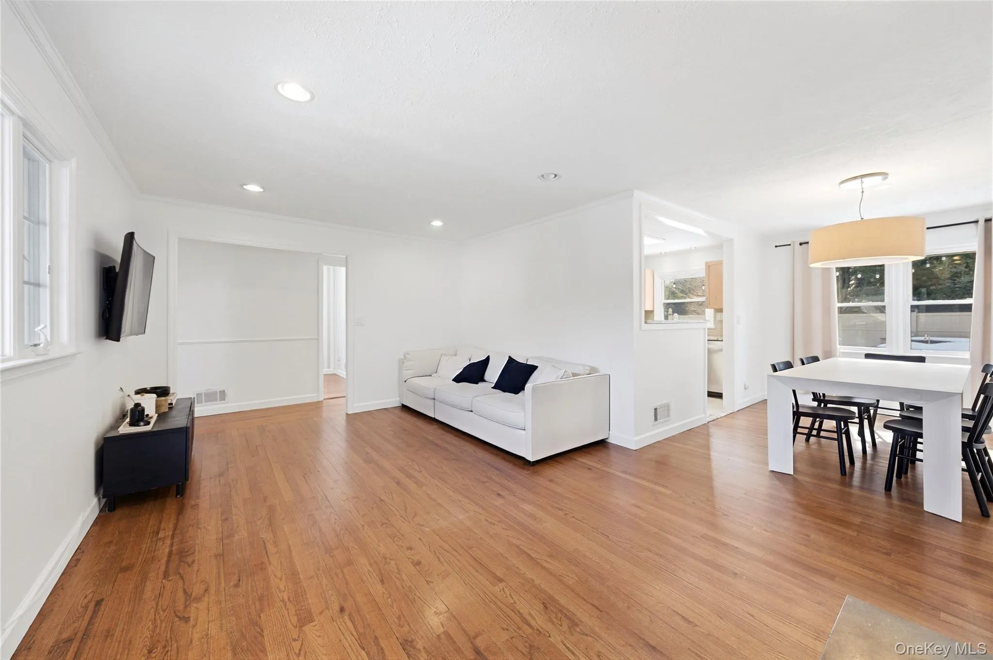 103 Heatherdell Road, Greenburgh, NY, 3 Bedrooms Bedrooms, 8 Rooms Rooms,2 BathroomsBathrooms,Residential Lease,For Rent,Heatherdell,0,968294 103 Heatherdell Road, Greenburgh, NY, 3 Bedrooms Bedrooms, 8 Rooms Rooms,2 BathroomsBathrooms,Residential Lease,For Rent,Heatherdell,0,968294