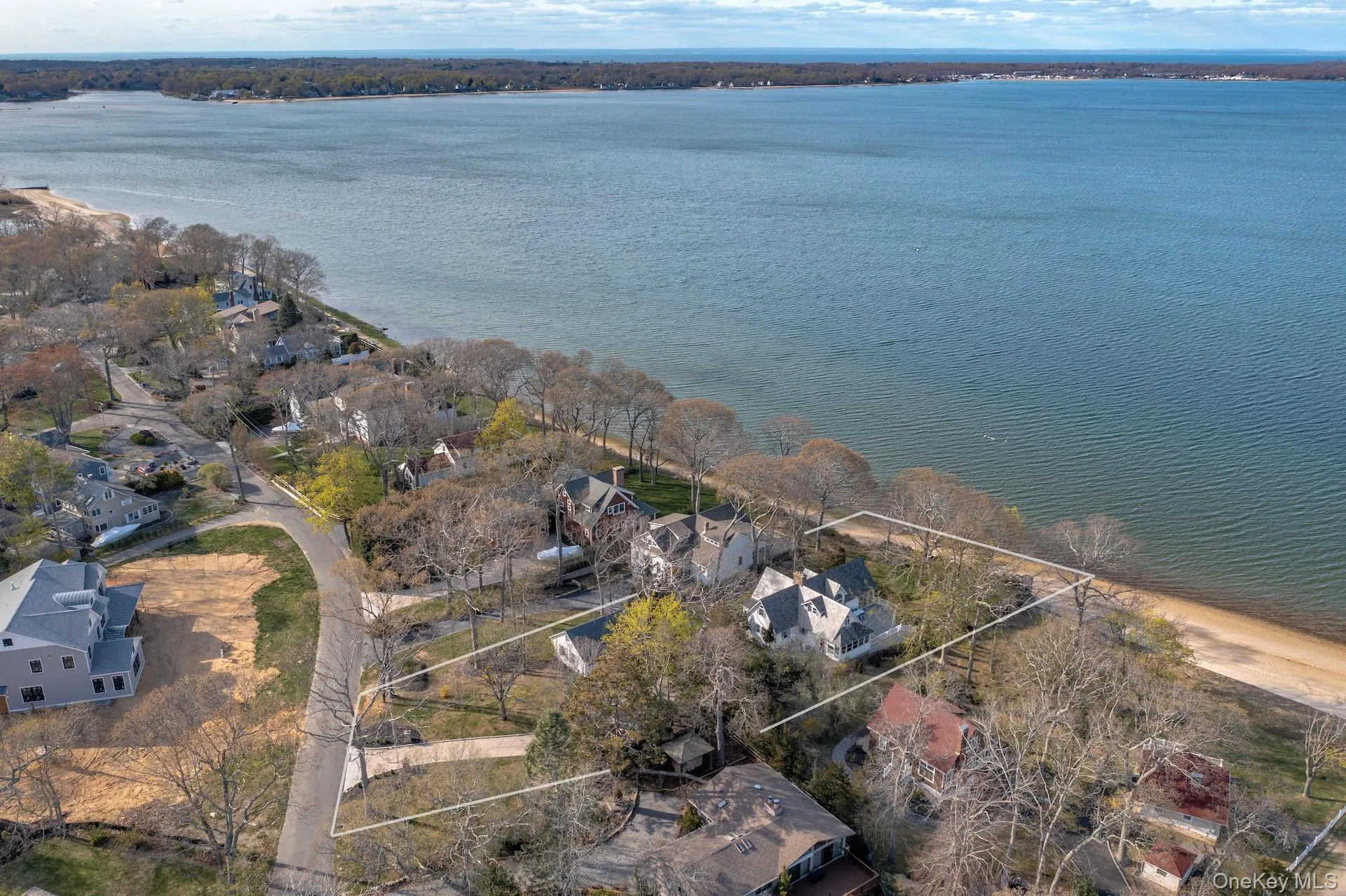 100 Shore Drive, Southold, NY, 6 Bedrooms Bedrooms, 13 Rooms Rooms,3 BathroomsBathrooms,Residential Lease,For Rent,Shore,0,968304 100 Shore Drive, Southold, NY, 6 Bedrooms Bedrooms, 13 Rooms Rooms,3 BathroomsBathrooms,Residential Lease,For Rent,Shore,0,968304