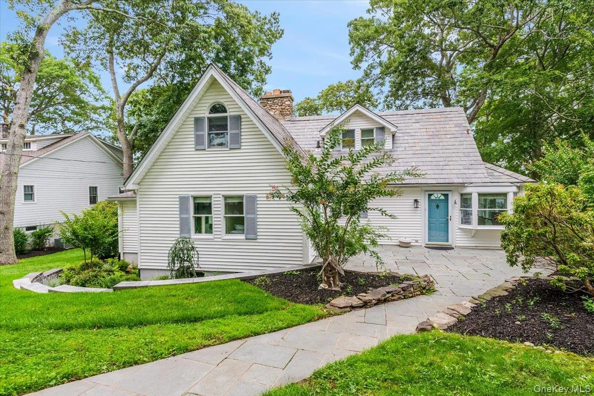 100 Shore Drive, Southold, NY, 6 Bedrooms Bedrooms, 13 Rooms Rooms,3 BathroomsBathrooms,Residential Lease,For Rent,Shore,0,968304 100 Shore Drive, Southold, NY, 6 Bedrooms Bedrooms, 13 Rooms Rooms,3 BathroomsBathrooms,Residential Lease,For Rent,Shore,0,968304