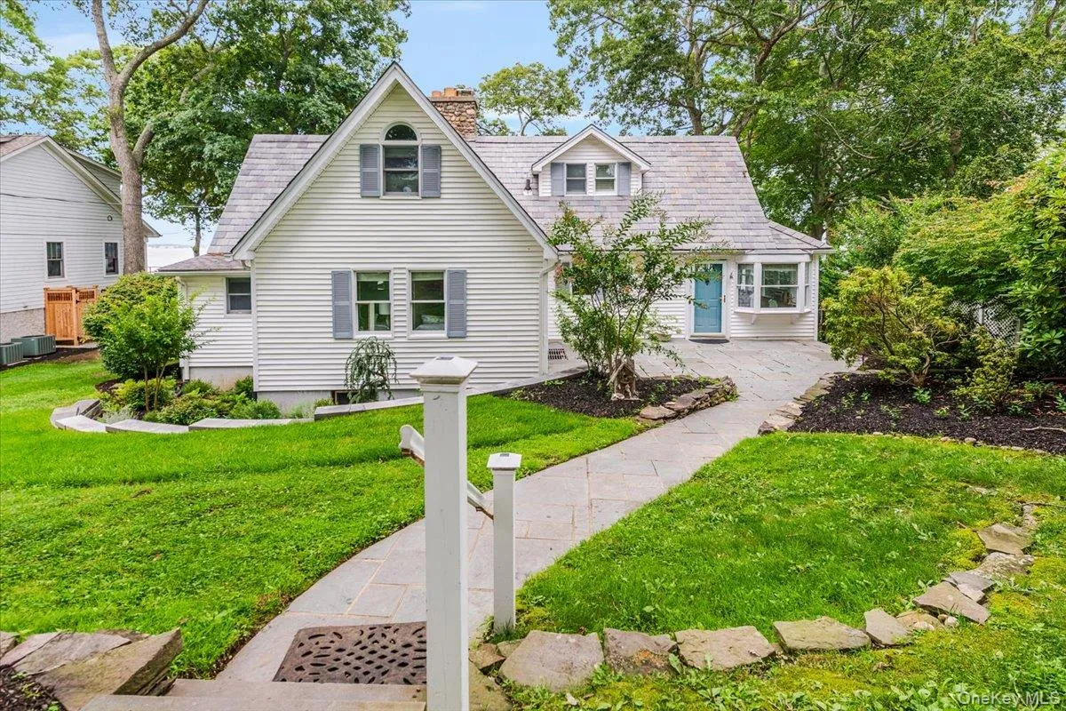 100 Shore Drive, Southold, NY, 6 Bedrooms Bedrooms, 13 Rooms Rooms,3 BathroomsBathrooms,Residential Lease,For Rent,Shore,0,968304 100 Shore Drive, Southold, NY, 6 Bedrooms Bedrooms, 13 Rooms Rooms,3 BathroomsBathrooms,Residential Lease,For Rent,Shore,0,968304