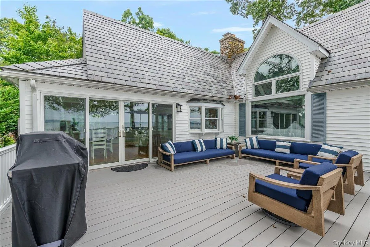 100 Shore Drive, Southold, NY, 6 Bedrooms Bedrooms, 13 Rooms Rooms,3 BathroomsBathrooms,Residential Lease,For Rent,Shore,0,968304 100 Shore Drive, Southold, NY, 6 Bedrooms Bedrooms, 13 Rooms Rooms,3 BathroomsBathrooms,Residential Lease,For Rent,Shore,0,968304