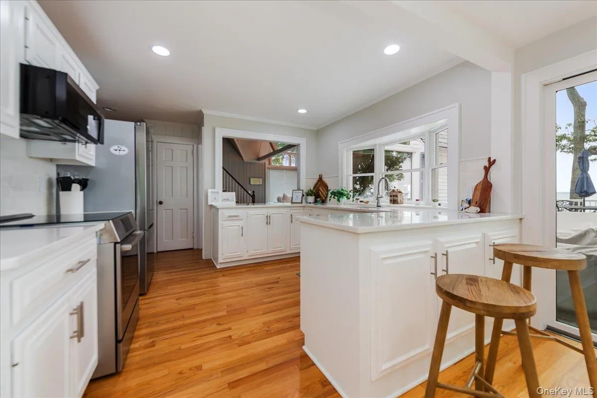 100 Shore Drive, Southold, NY, 6 Bedrooms Bedrooms, 13 Rooms Rooms,3 BathroomsBathrooms,Residential Lease,For Rent,Shore,0,968304 100 Shore Drive, Southold, NY, 6 Bedrooms Bedrooms, 13 Rooms Rooms,3 BathroomsBathrooms,Residential Lease,For Rent,Shore,0,968304