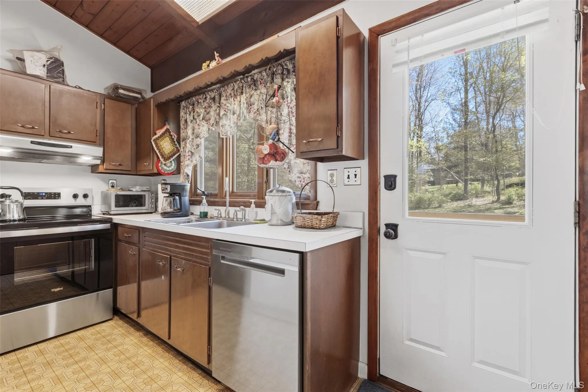 95 Main Street, Lewisboro, NY, 3 Bedrooms Bedrooms, 6 Rooms Rooms,2 BathroomsBathrooms,Residential,For Rent,Main,0,968315 95 Main Street, Lewisboro, NY, 3 Bedrooms Bedrooms, 6 Rooms Rooms,2 BathroomsBathrooms,Residential,For Rent,Main,0,968315