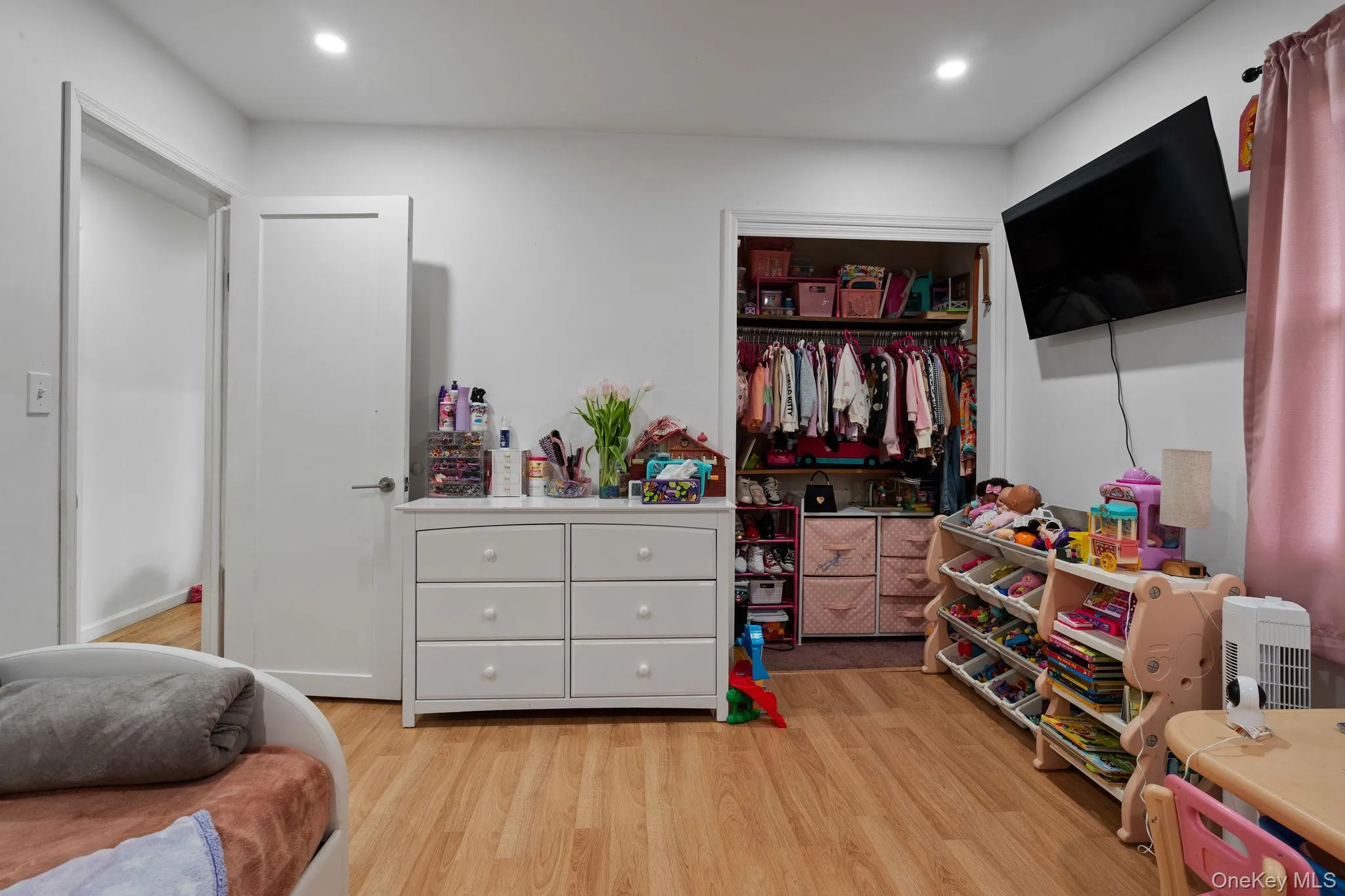 41 Rutledge Avenue, Woodbury, NY, 3 Bedrooms Bedrooms, 10 Rooms Rooms,3 BathroomsBathrooms,Residential Sale,For Rent,Rutledge,0,968339 41 Rutledge Avenue, Woodbury, NY, 3 Bedrooms Bedrooms, 10 Rooms Rooms,3 BathroomsBathrooms,Residential Sale,For Rent,Rutledge,0,968339