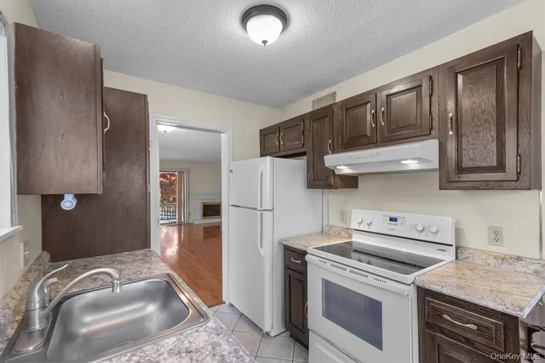 49A Heritage Hills, Somers, NY, 2 Bedrooms Bedrooms, 5 Rooms Rooms,1 BathroomBathrooms,Residential Lease,For Rent,Heritage Hills,0,968374 49A Heritage Hills, Somers, NY, 2 Bedrooms Bedrooms, 5 Rooms Rooms,1 BathroomBathrooms,Residential Lease,For Rent,Heritage Hills,0,968374