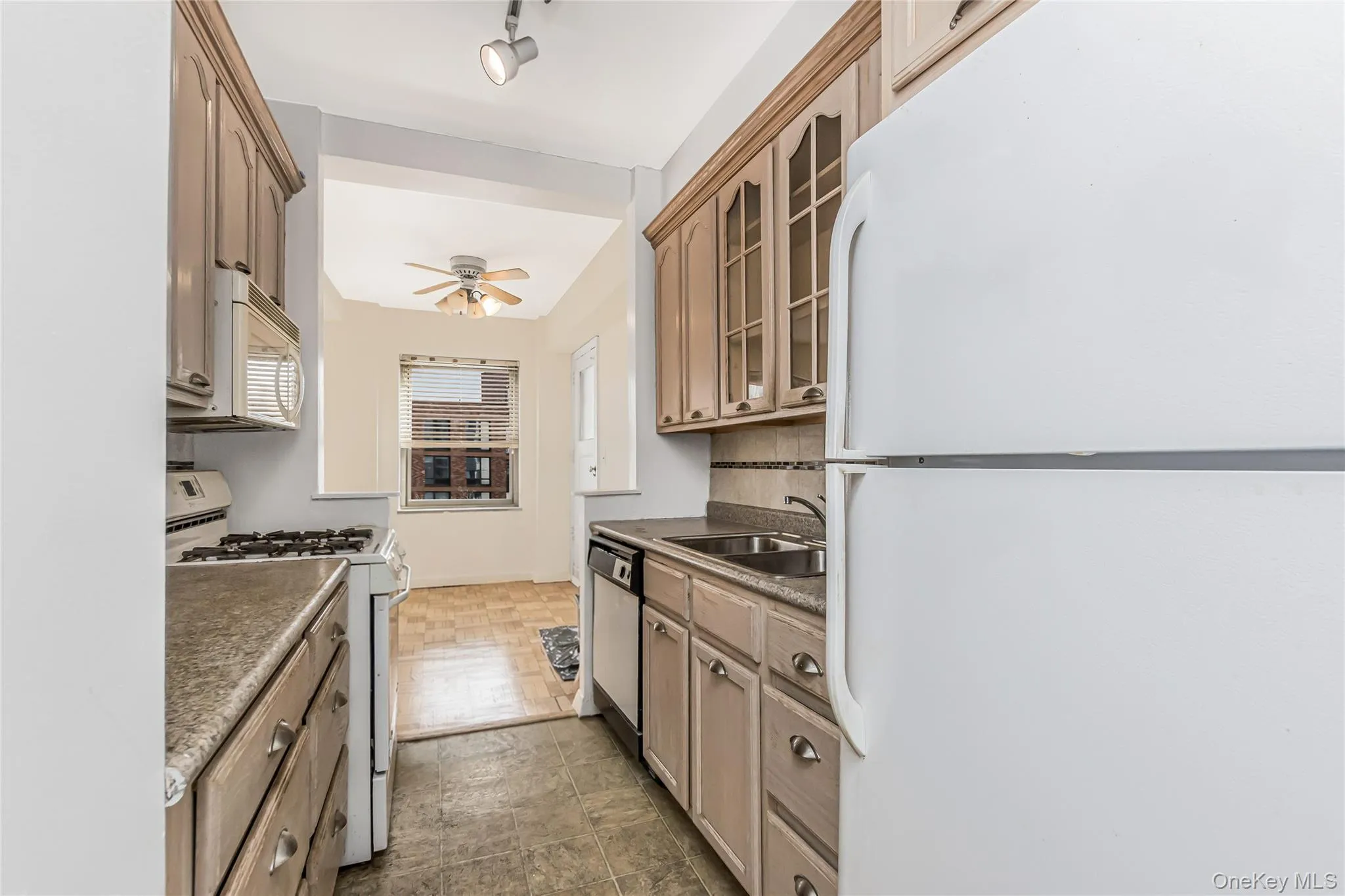 3515 Henry Hudson Parkway, New York, NY, 2 Bedrooms Bedrooms, 4 Rooms Rooms,2 BathroomsBathrooms,Residential,For Rent,Henry Hudson,0,968381 3515 Henry Hudson Parkway, New York, NY, 2 Bedrooms Bedrooms, 4 Rooms Rooms,2 BathroomsBathrooms,Residential,For Rent,Henry Hudson,0,968381