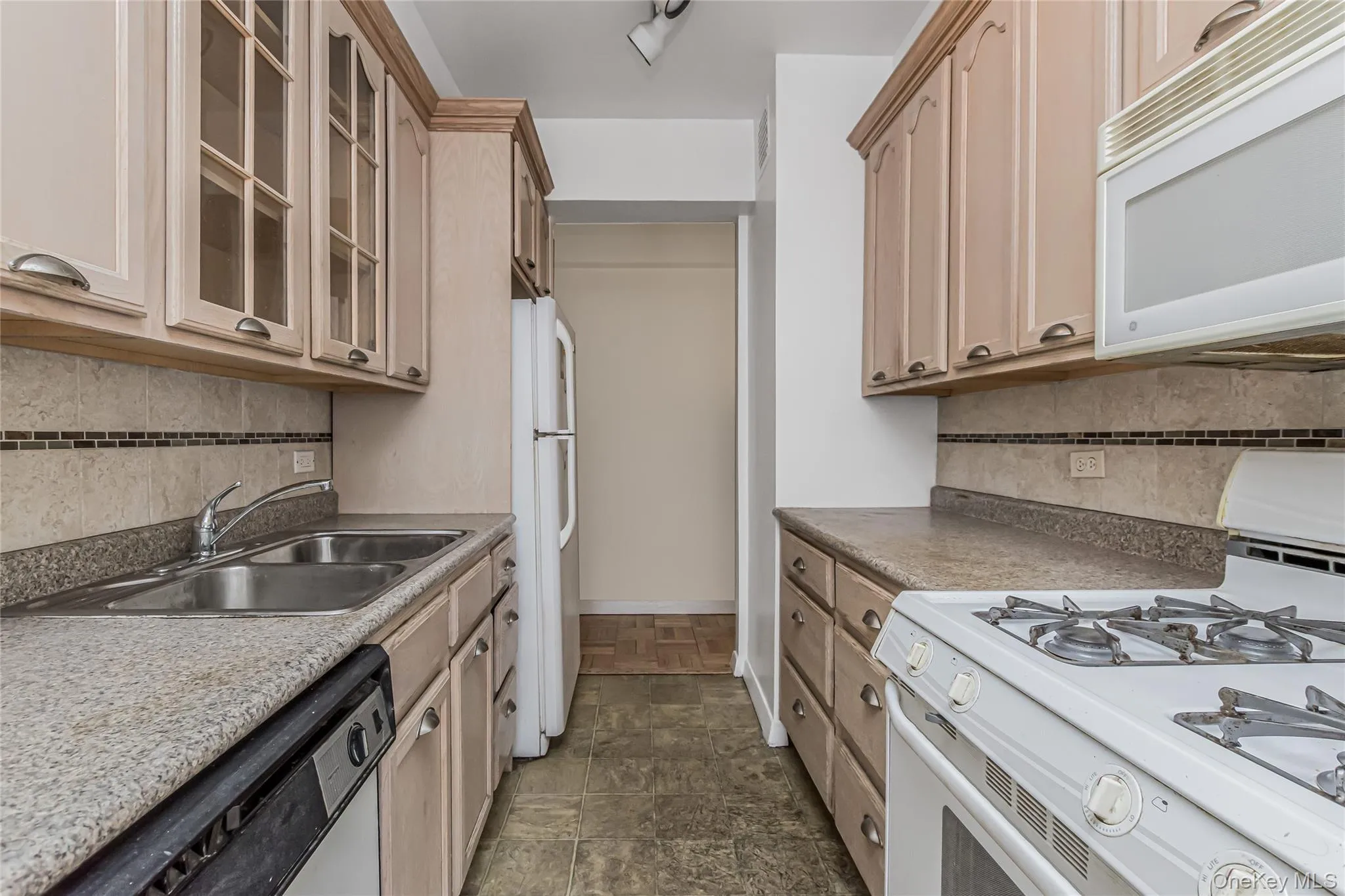 3515 Henry Hudson Parkway, New York, NY, 2 Bedrooms Bedrooms, 4 Rooms Rooms,2 BathroomsBathrooms,Residential,For Rent,Henry Hudson,0,968381 3515 Henry Hudson Parkway, New York, NY, 2 Bedrooms Bedrooms, 4 Rooms Rooms,2 BathroomsBathrooms,Residential,For Rent,Henry Hudson,0,968381