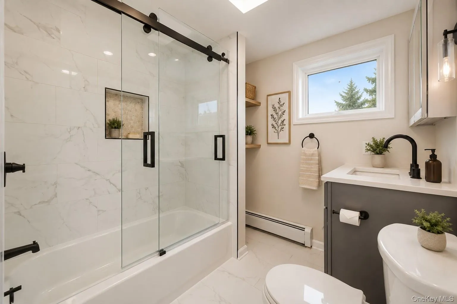 Full bathroom with tub on 1st level Full bathroom with tub on 1st level