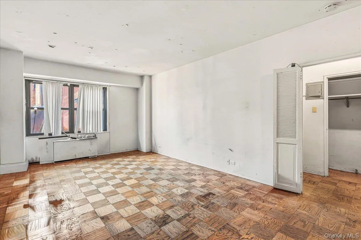 305 40th Street, New York, NY, 2 Rooms Rooms,1 BathroomBathrooms,Residential,For Rent,40th,0,968406 305 40th Street, New York, NY, 2 Rooms Rooms,1 BathroomBathrooms,Residential,For Rent,40th,0,968406