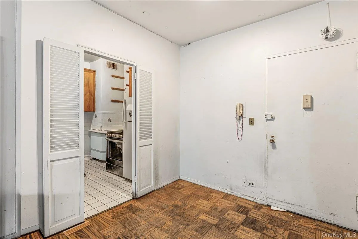 305 40th Street, New York, NY, 2 Rooms Rooms,1 BathroomBathrooms,Residential,For Rent,40th,0,968406 305 40th Street, New York, NY, 2 Rooms Rooms,1 BathroomBathrooms,Residential,For Rent,40th,0,968406