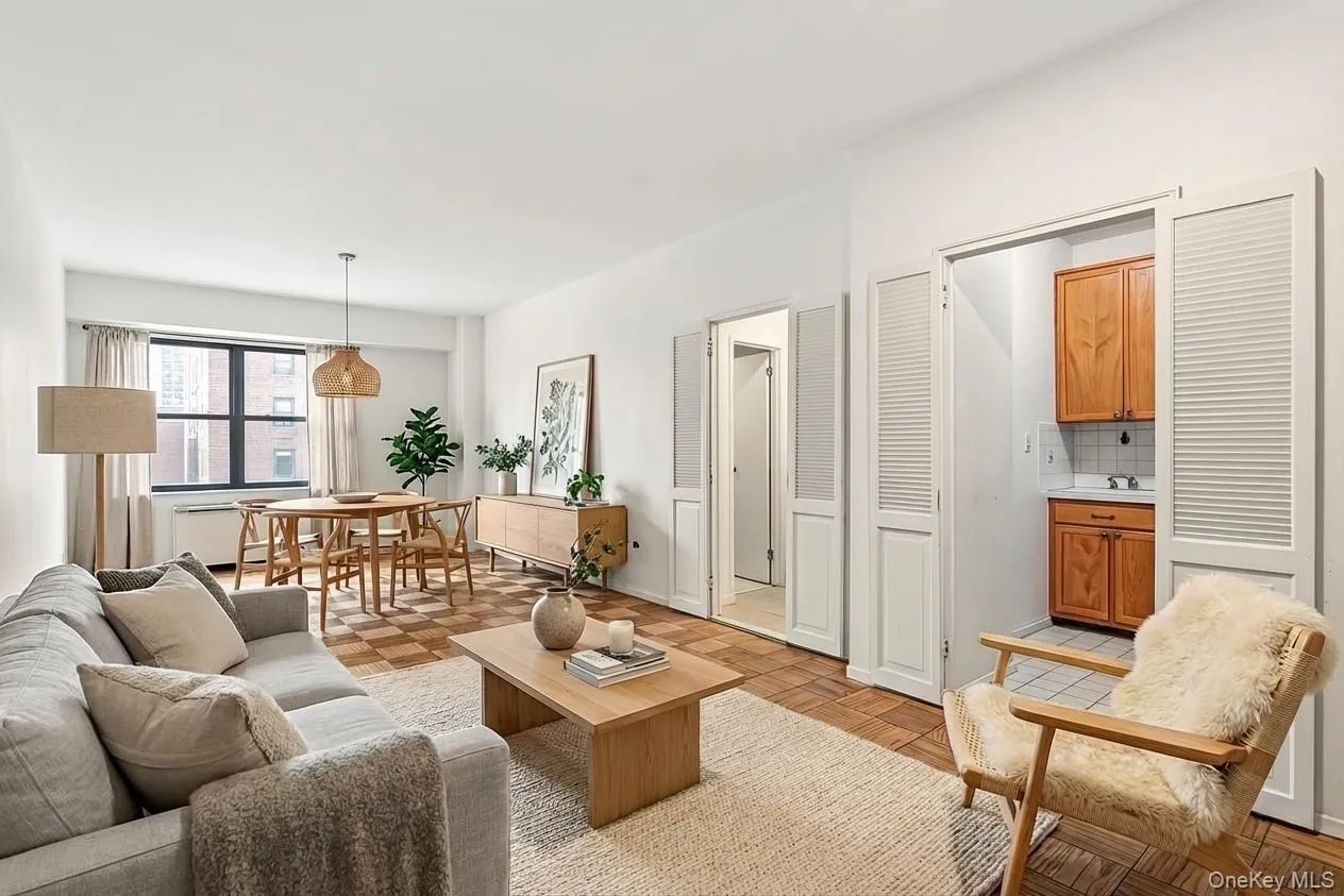 305 40th Street, New York, NY, 2 Rooms Rooms,1 BathroomBathrooms,Residential,For Rent,40th,0,968406 305 40th Street, New York, NY, 2 Rooms Rooms,1 BathroomBathrooms,Residential,For Rent,40th,0,968406