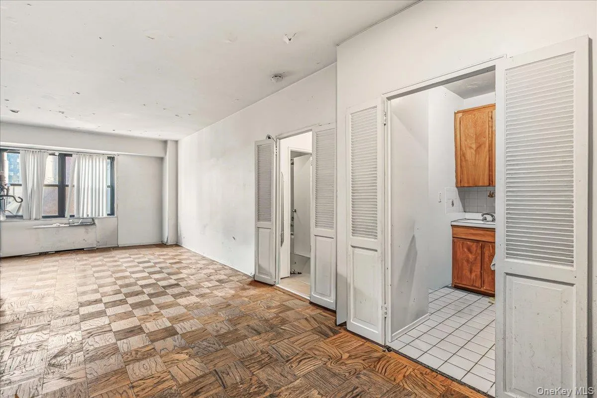 305 40th Street, New York, NY, 2 Rooms Rooms,1 BathroomBathrooms,Residential,For Rent,40th,0,968406 305 40th Street, New York, NY, 2 Rooms Rooms,1 BathroomBathrooms,Residential,For Rent,40th,0,968406