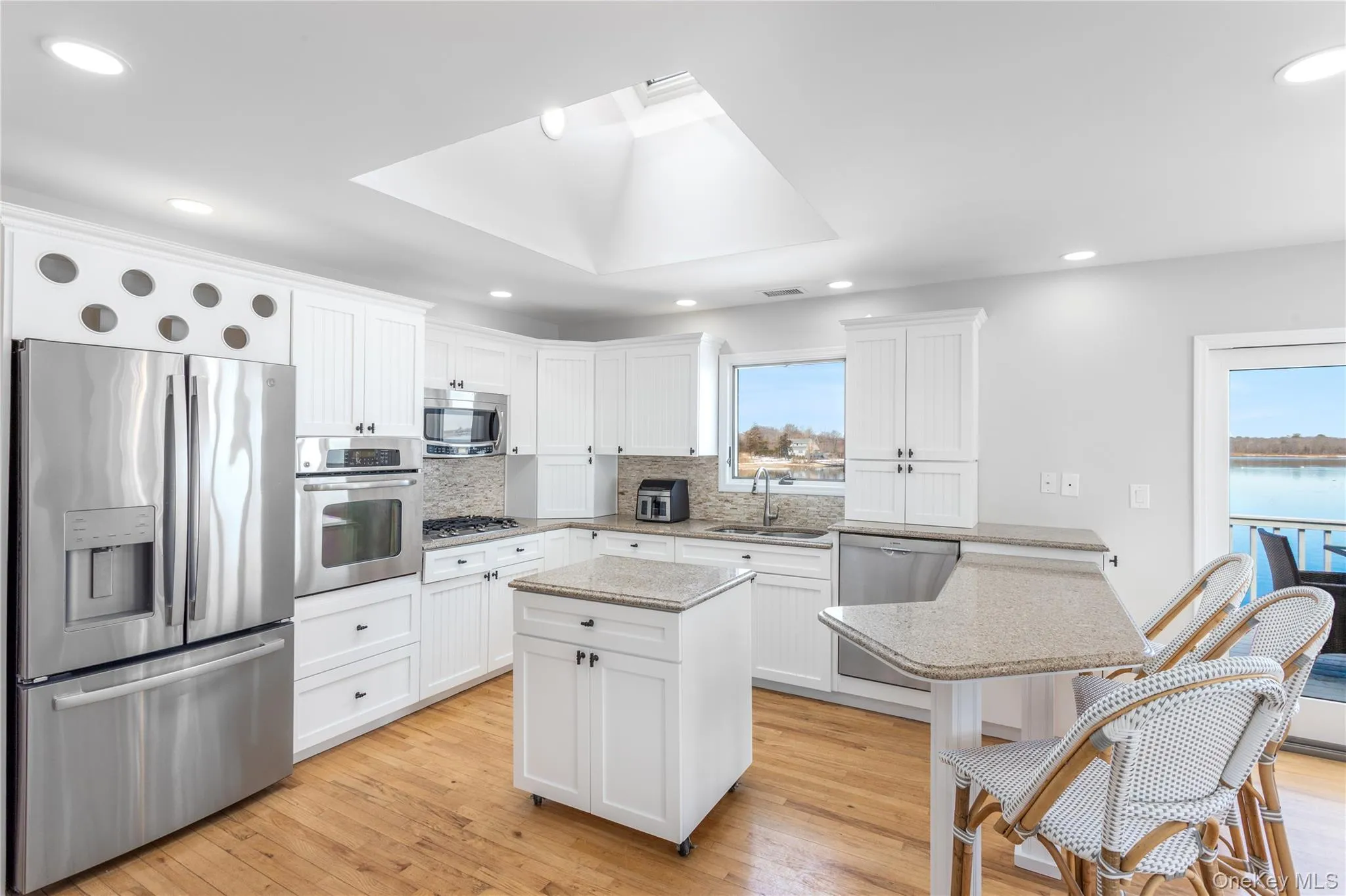 2 Bayside Avenue, Southampton, NY, 4 Bedrooms Bedrooms, 10 Rooms Rooms,3 BathroomsBathrooms,Residential Lease,For Rent,Bayside,0,968437 2 Bayside Avenue, Southampton, NY, 4 Bedrooms Bedrooms, 10 Rooms Rooms,3 BathroomsBathrooms,Residential Lease,For Rent,Bayside,0,968437