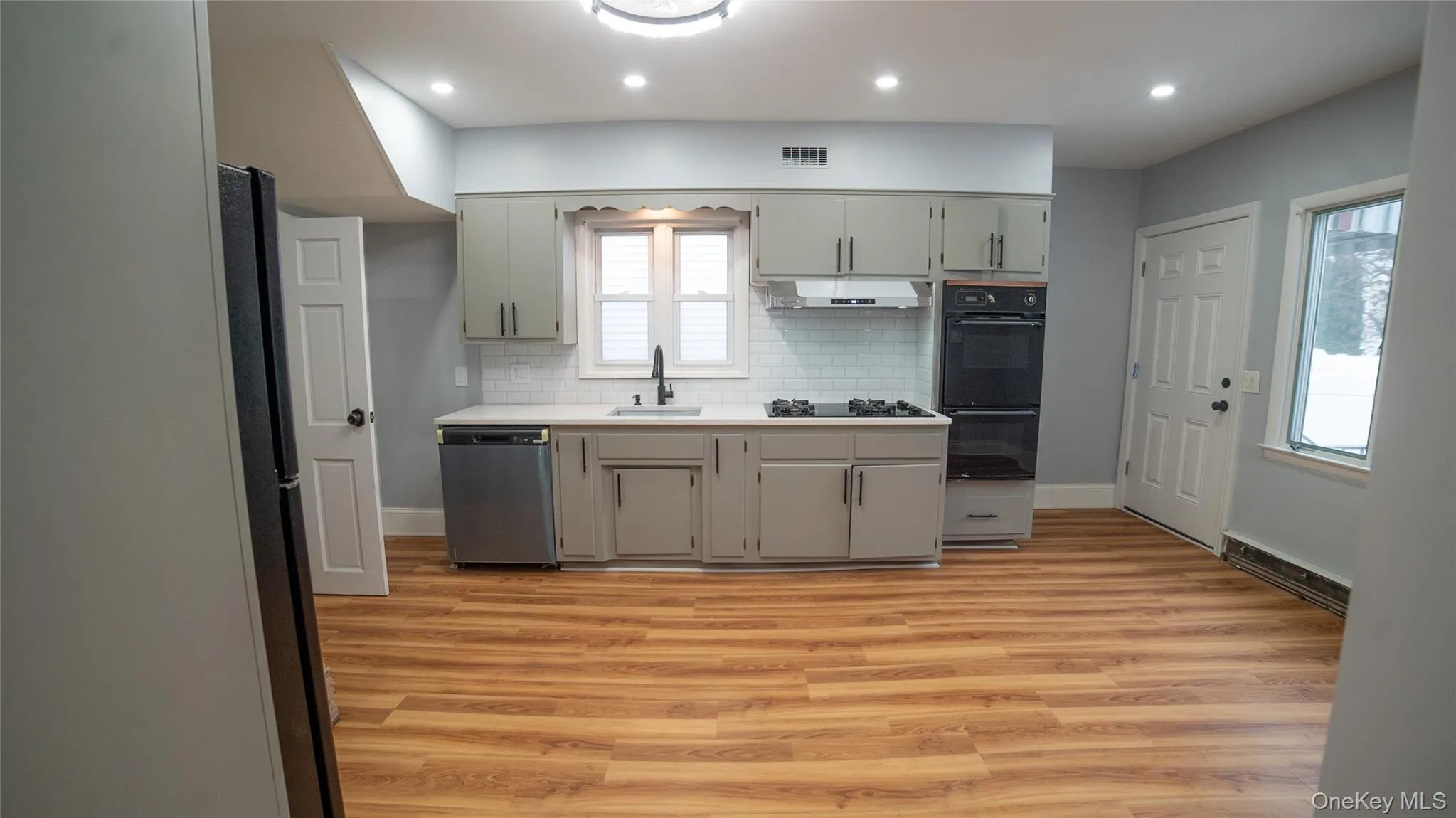 305 Terrace Avenue, Mount Vernon, NY, 3 Bedrooms Bedrooms, 6 Rooms Rooms,1 BathroomBathrooms,Residential Lease,For Rent,Terrace,0,968447 305 Terrace Avenue, Mount Vernon, NY, 3 Bedrooms Bedrooms, 6 Rooms Rooms,1 BathroomBathrooms,Residential Lease,For Rent,Terrace,0,968447