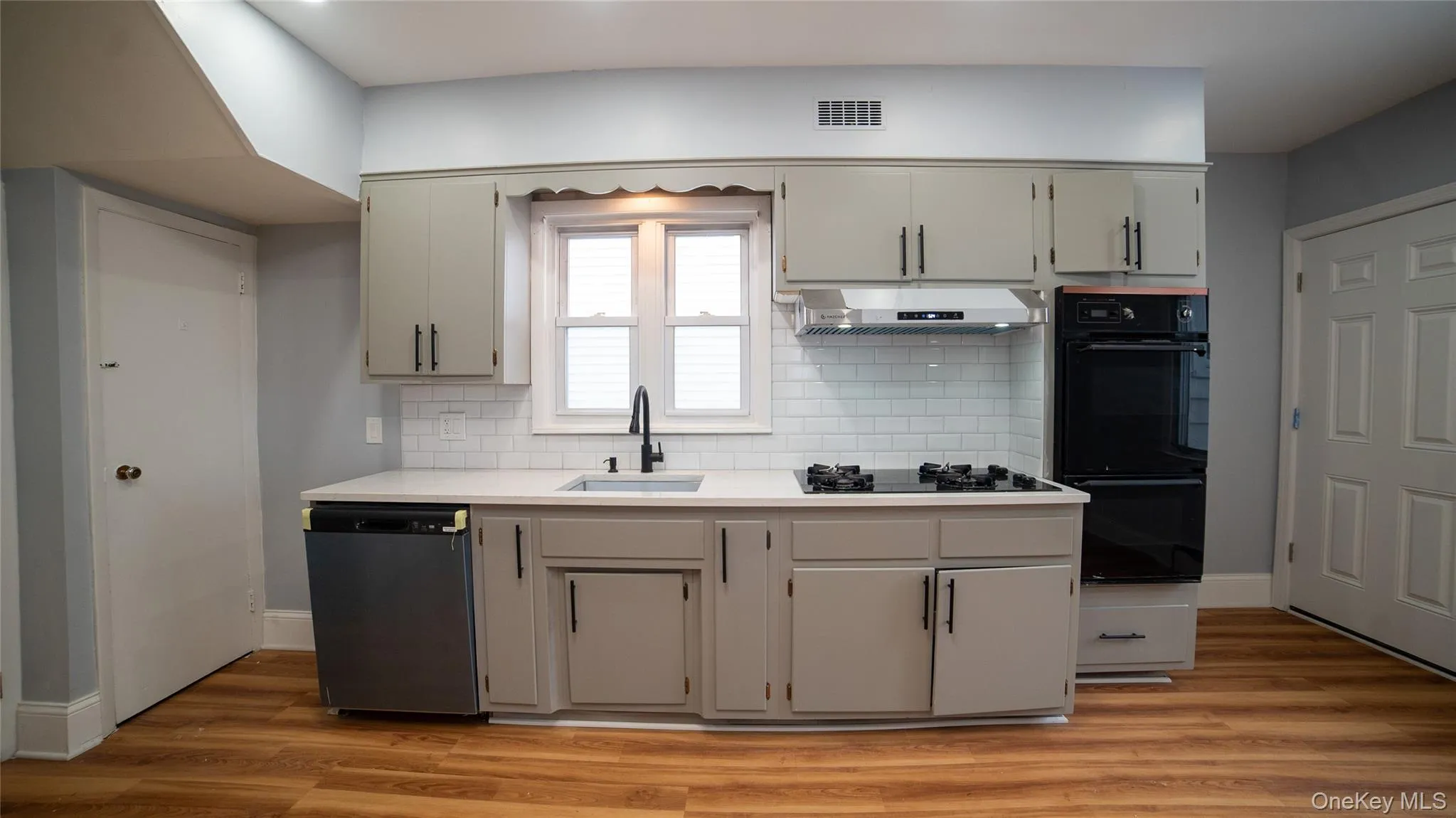 305 Terrace Avenue, Mount Vernon, NY, 3 Bedrooms Bedrooms, 6 Rooms Rooms,1 BathroomBathrooms,Residential Lease,For Rent,Terrace,0,968447 305 Terrace Avenue, Mount Vernon, NY, 3 Bedrooms Bedrooms, 6 Rooms Rooms,1 BathroomBathrooms,Residential Lease,For Rent,Terrace,0,968447