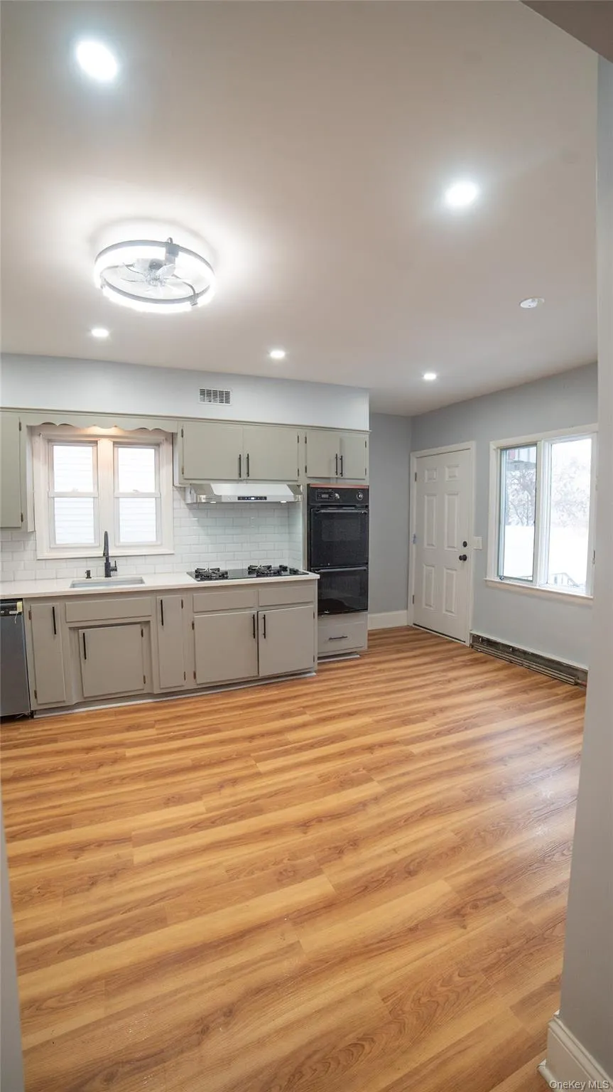 305 Terrace Avenue, Mount Vernon, NY, 3 Bedrooms Bedrooms, 6 Rooms Rooms,1 BathroomBathrooms,Residential Lease,For Rent,Terrace,0,968447 305 Terrace Avenue, Mount Vernon, NY, 3 Bedrooms Bedrooms, 6 Rooms Rooms,1 BathroomBathrooms,Residential Lease,For Rent,Terrace,0,968447