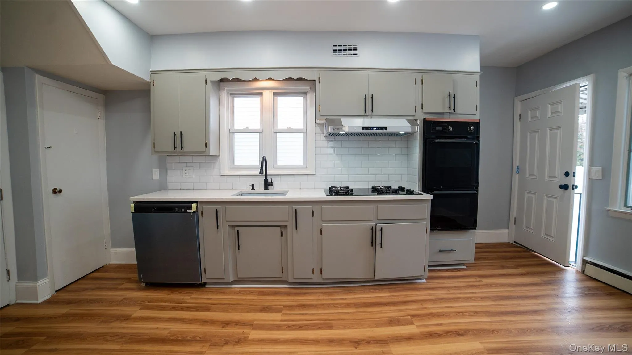 305 Terrace Avenue, Mount Vernon, NY, 3 Bedrooms Bedrooms, 6 Rooms Rooms,1 BathroomBathrooms,Residential Lease,For Rent,Terrace,0,968447 305 Terrace Avenue, Mount Vernon, NY, 3 Bedrooms Bedrooms, 6 Rooms Rooms,1 BathroomBathrooms,Residential Lease,For Rent,Terrace,0,968447