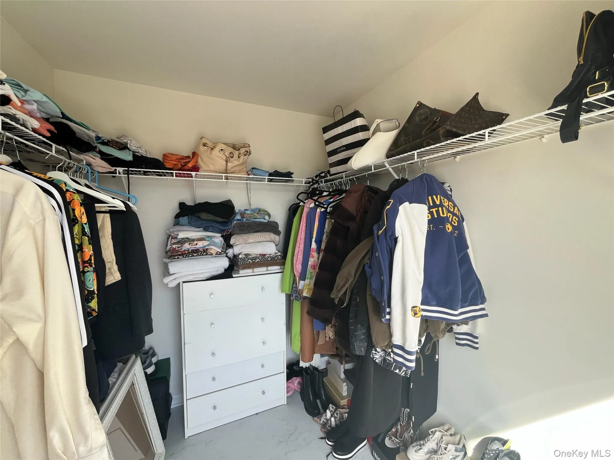 126 Trafalgar Drive, Brookhaven, NY, 3 Bedrooms Bedrooms, 4 Rooms Rooms,2 BathroomsBathrooms,Residential Lease,For Rent,Trafalgar,0,968462 126 Trafalgar Drive, Brookhaven, NY, 3 Bedrooms Bedrooms, 4 Rooms Rooms,2 BathroomsBathrooms,Residential Lease,For Rent,Trafalgar,0,968462