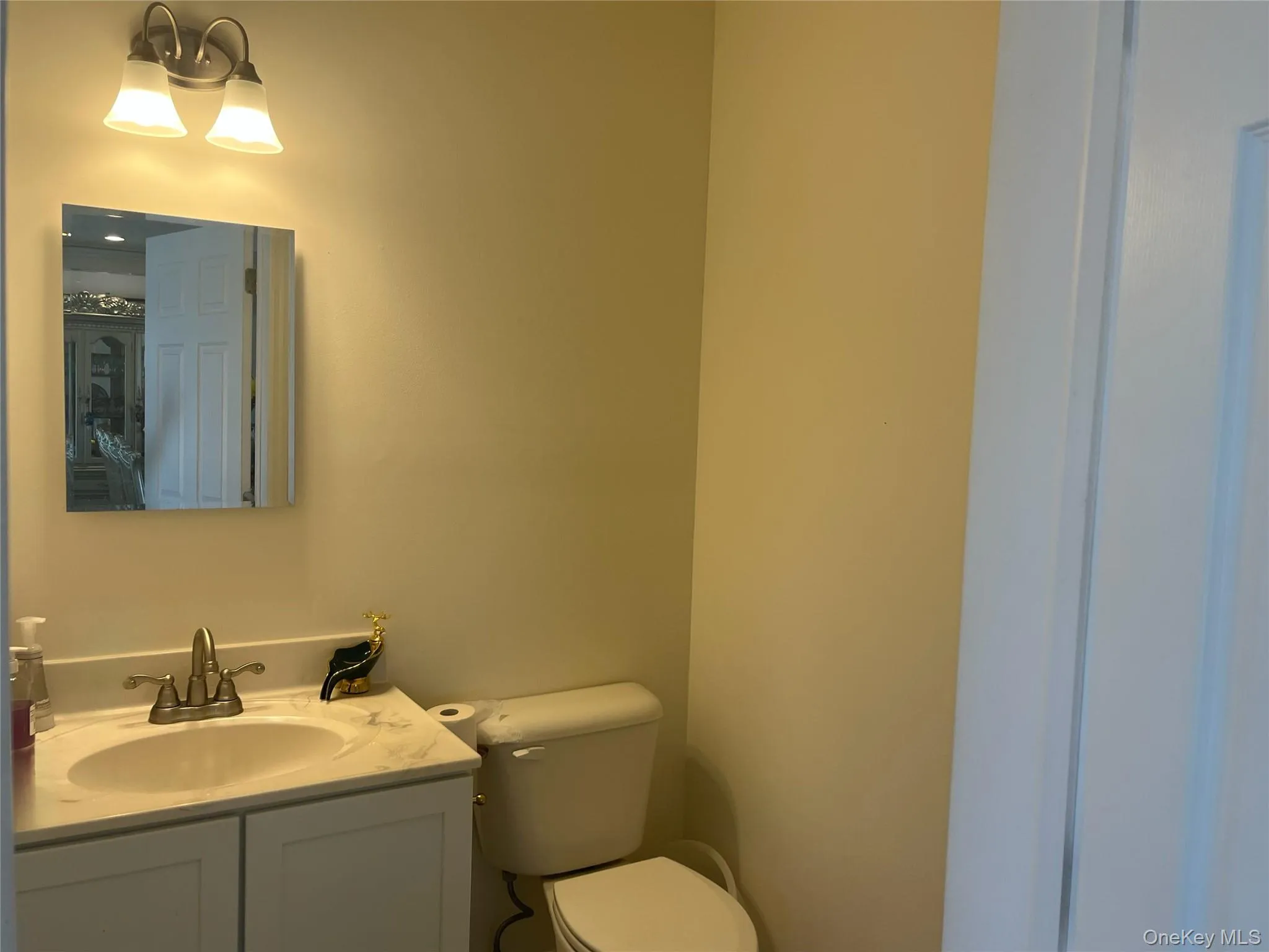 126 Trafalgar Drive, Brookhaven, NY, 3 Bedrooms Bedrooms, 4 Rooms Rooms,2 BathroomsBathrooms,Residential Lease,For Rent,Trafalgar,0,968462 126 Trafalgar Drive, Brookhaven, NY, 3 Bedrooms Bedrooms, 4 Rooms Rooms,2 BathroomsBathrooms,Residential Lease,For Rent,Trafalgar,0,968462